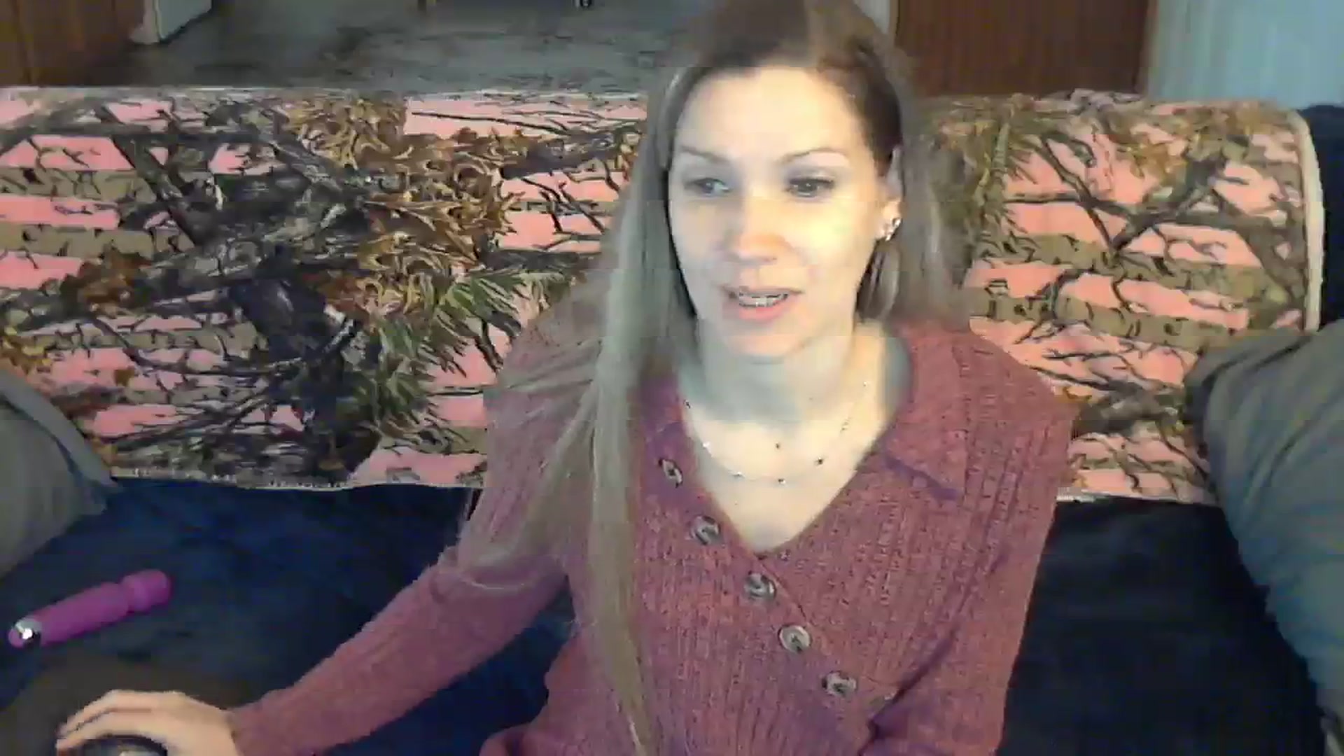 Gallery image thumbnail from SouthernNsexi's myfreecams stream on, 12/24/2023, 14:28 image 3 of 20