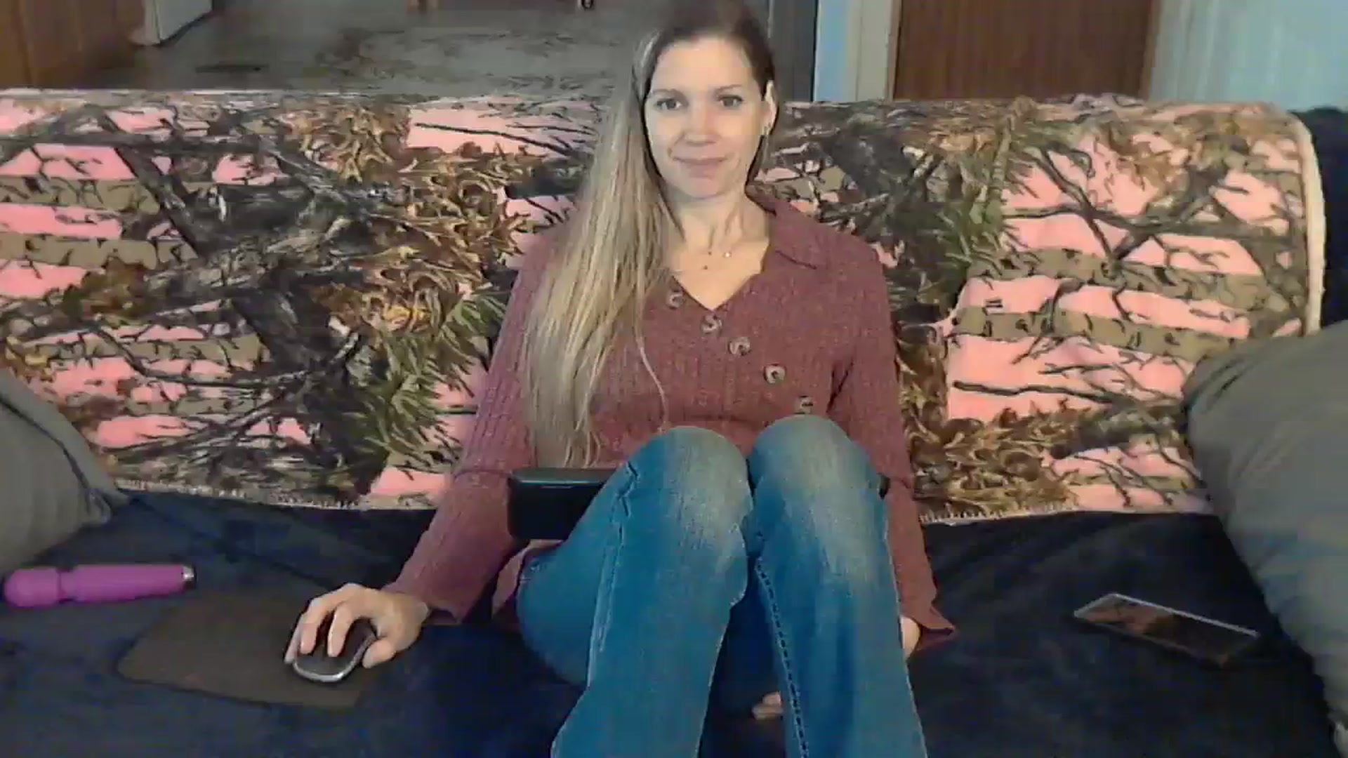 Gallery image thumbnail from SouthernNsexi's myfreecams stream on, 12/24/2023, 14:28 image 18 of 20
