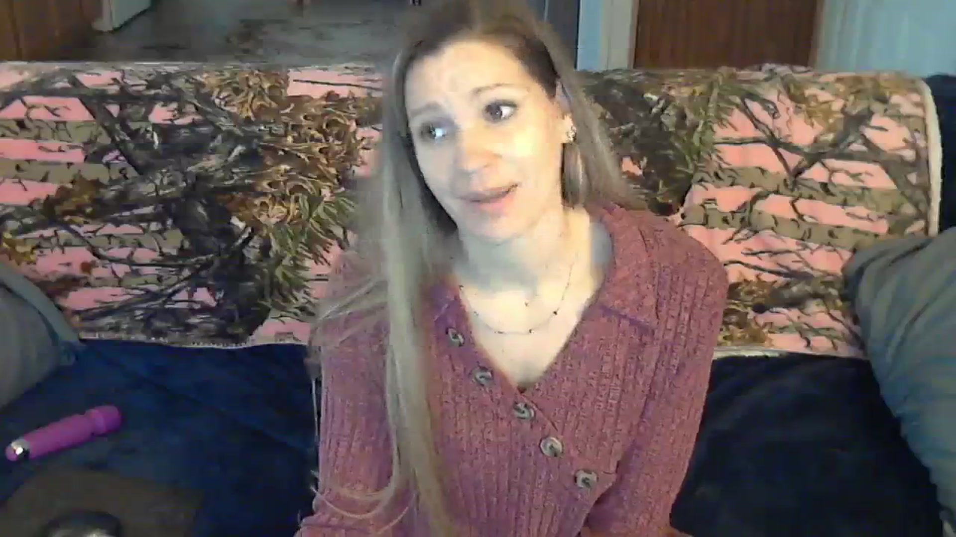 Gallery image thumbnail from SouthernNsexi's myfreecams stream on, 12/24/2023, 14:28 image 4 of 20