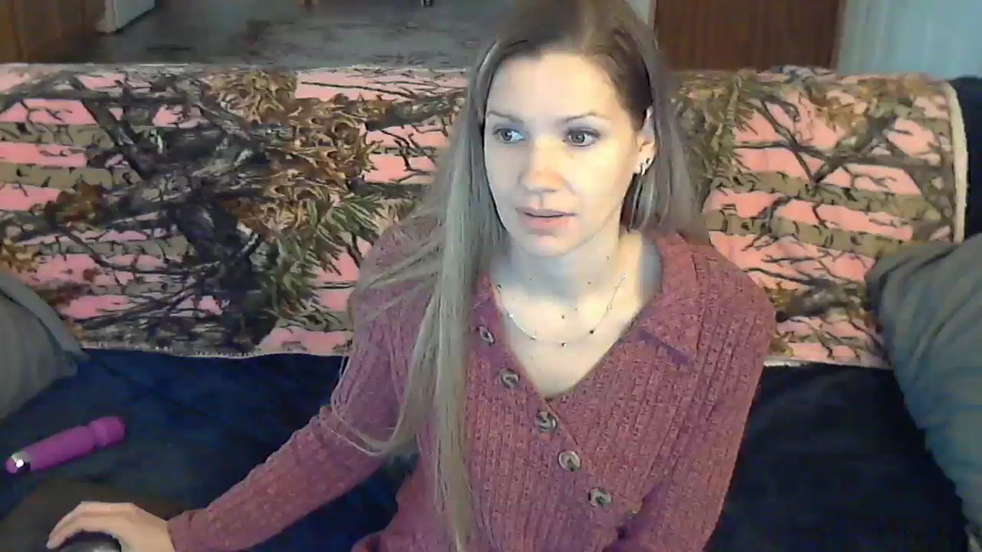 Gallery image thumbnail from SouthernNsexi's myfreecams stream on, 12/24/2023, 14:28 image 5 of 20