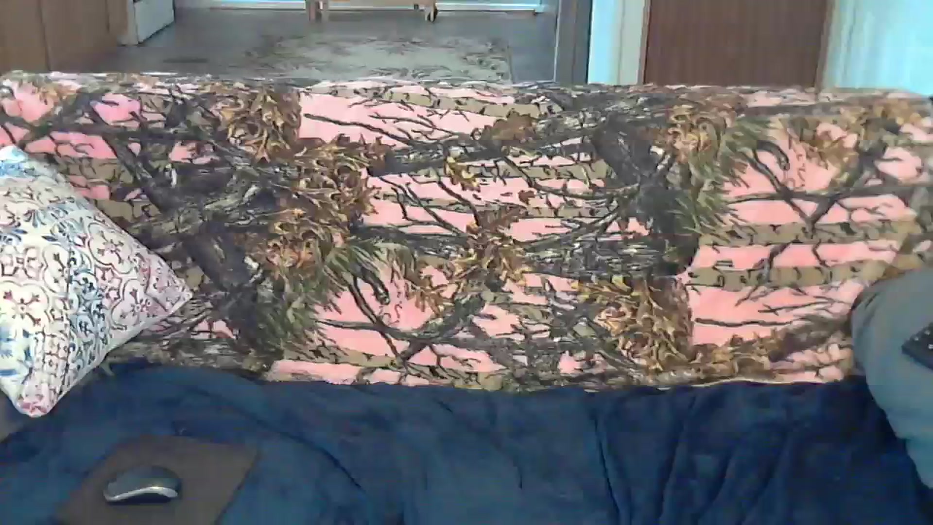 Gallery image thumbnail from SouthernNsexi's myfreecams stream on, 12/24/2023, 16:59 image 15 of 20