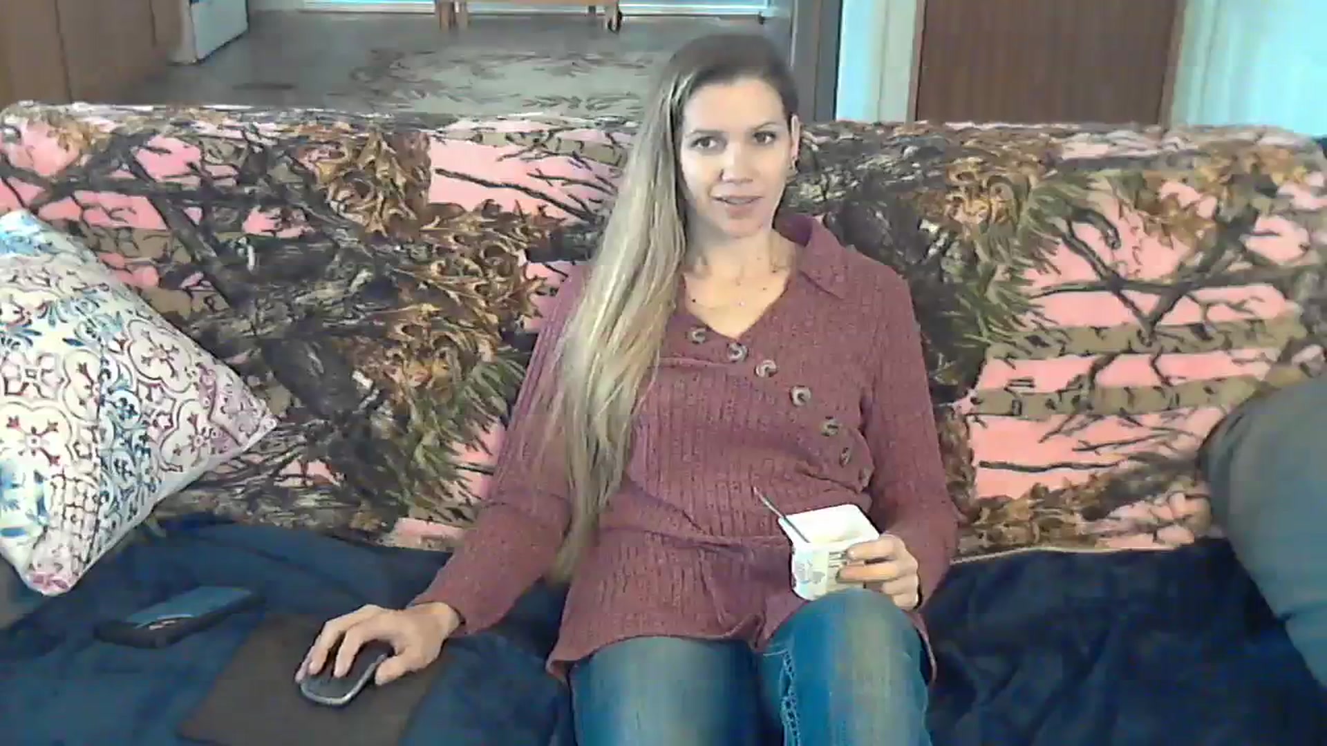 Gallery image thumbnail from SouthernNsexi's myfreecams stream on, 12/24/2023, 16:59 image 2 of 20