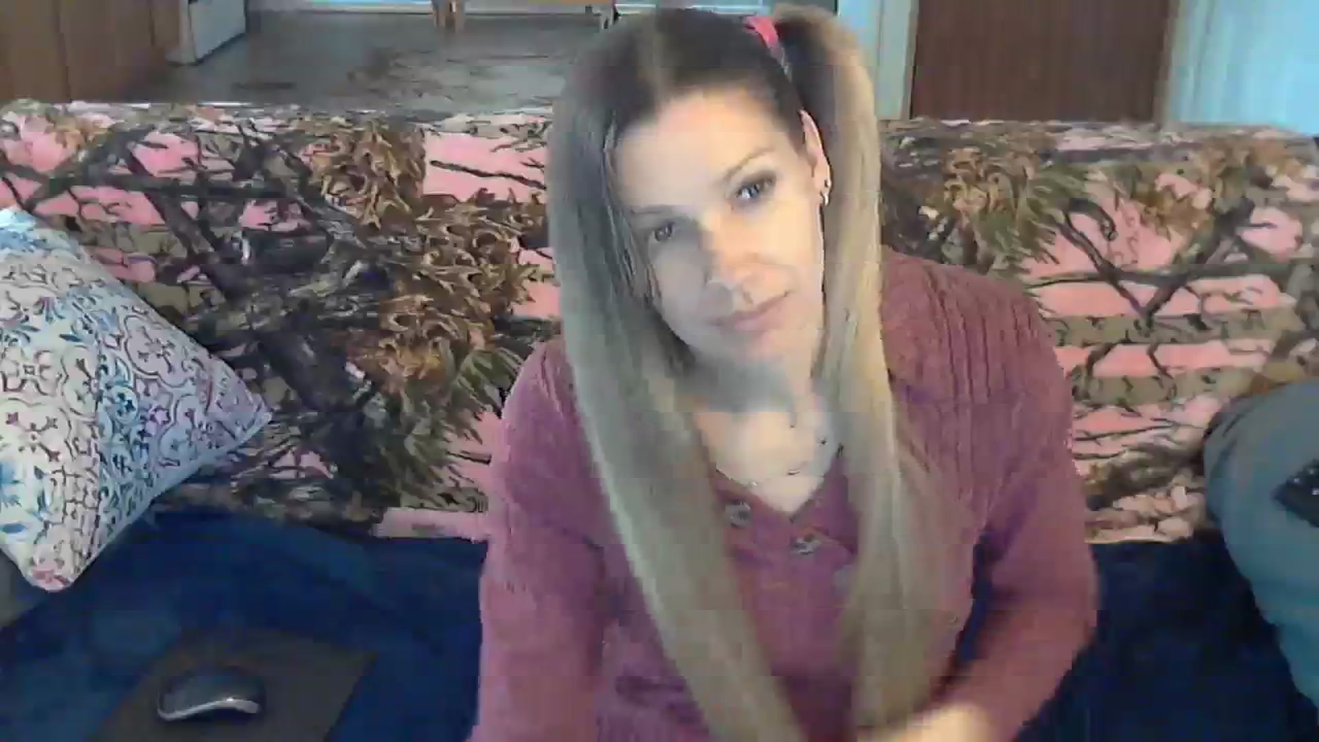 Gallery image thumbnail from SouthernNsexi's myfreecams stream on, 12/24/2023, 16:59 image 13 of 20