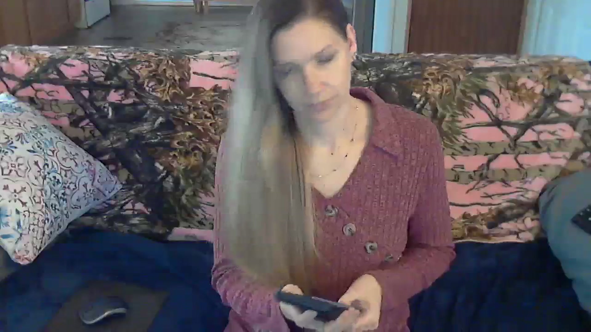 Gallery image thumbnail from SouthernNsexi's myfreecams stream on, 12/24/2023, 16:59 image 9 of 20