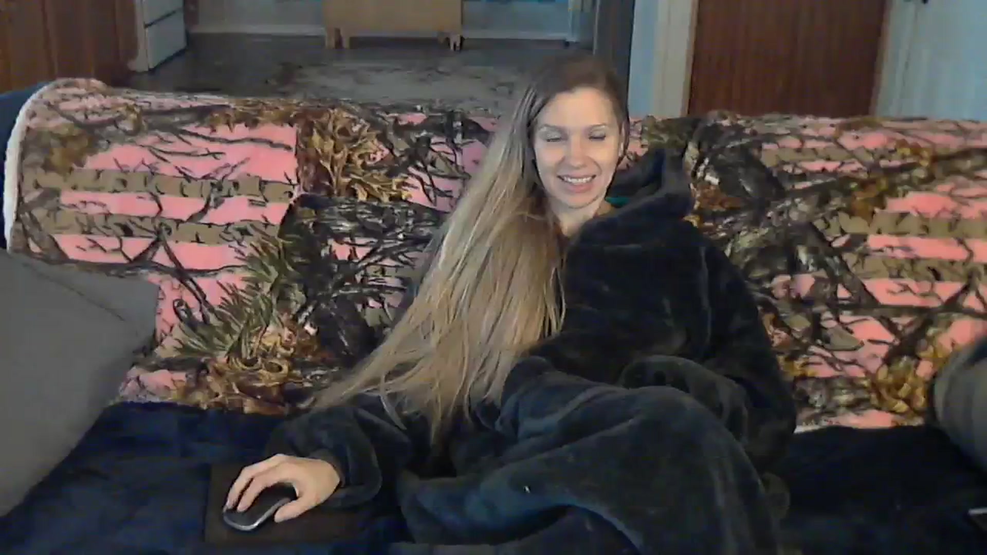 Gallery image thumbnail from SouthernNsexi's myfreecams stream on, 12/29/2023, 15:11 image 18 of 20