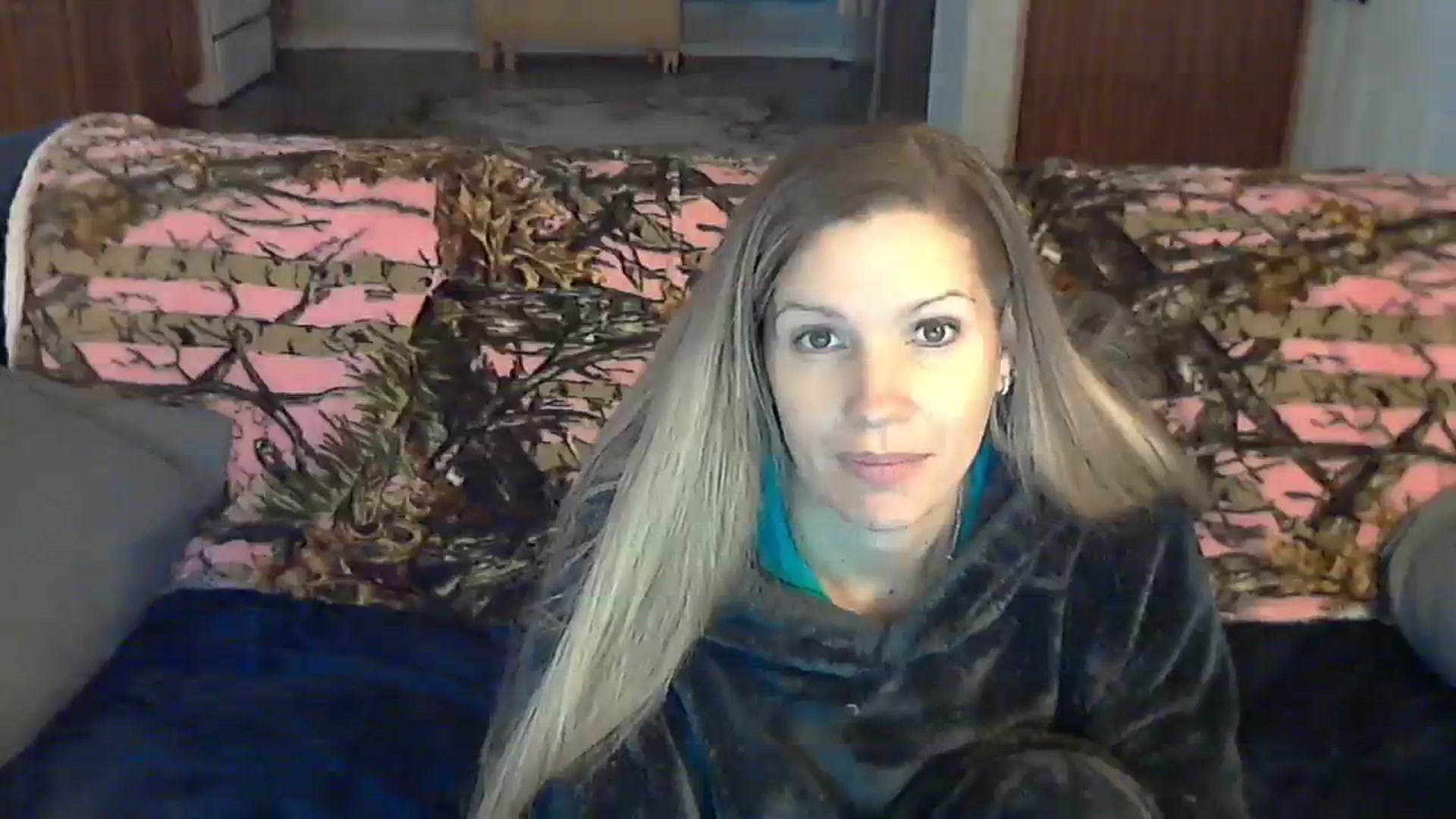 Gallery image thumbnail from SouthernNsexi's myfreecams stream on, 12/29/2023, 15:11 image 8 of 20