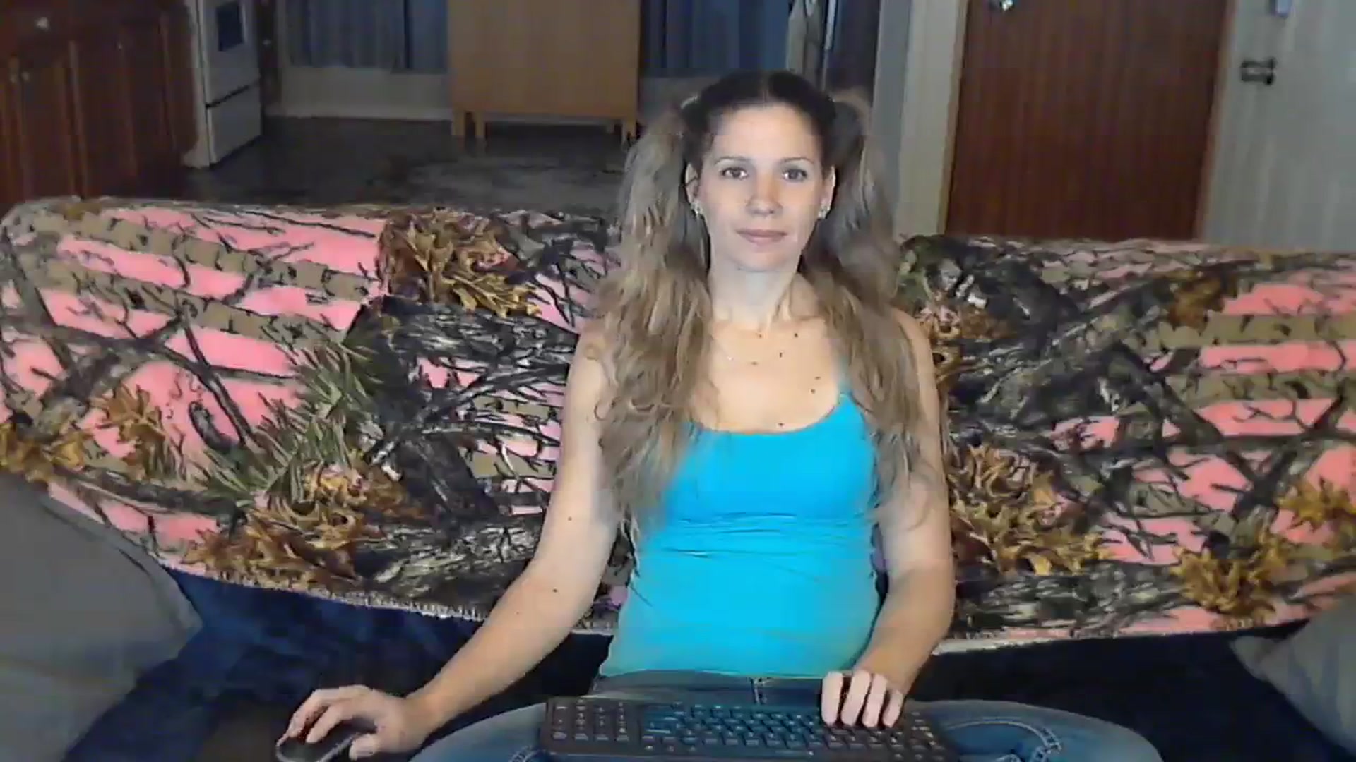 Gallery image thumbnail from SouthernNsexi's myfreecams stream on, 12/31/2023, 15:16 image 18 of 20