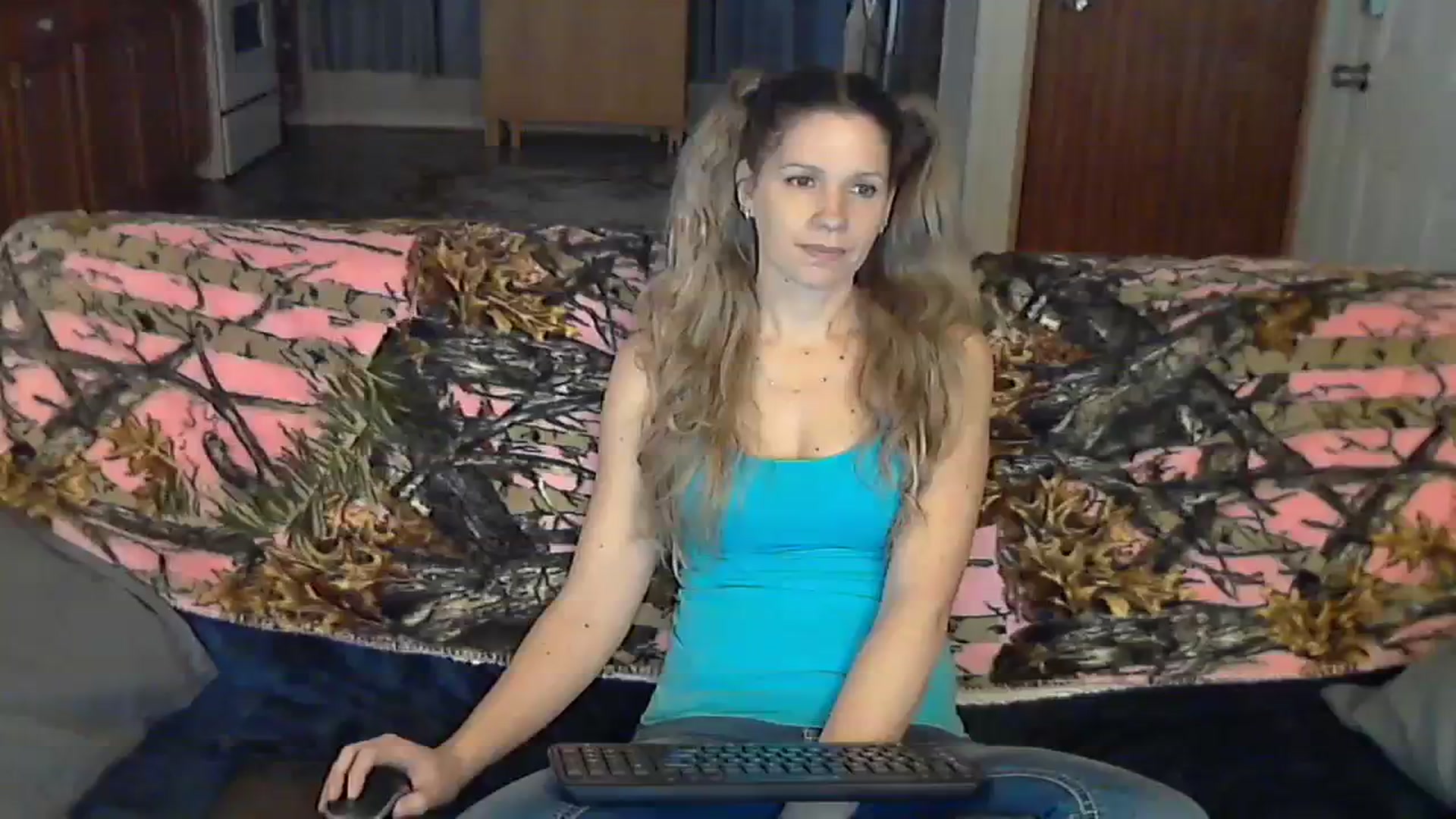 Gallery image thumbnail from SouthernNsexi's myfreecams stream on, 12/31/2023, 15:16 image 12 of 20