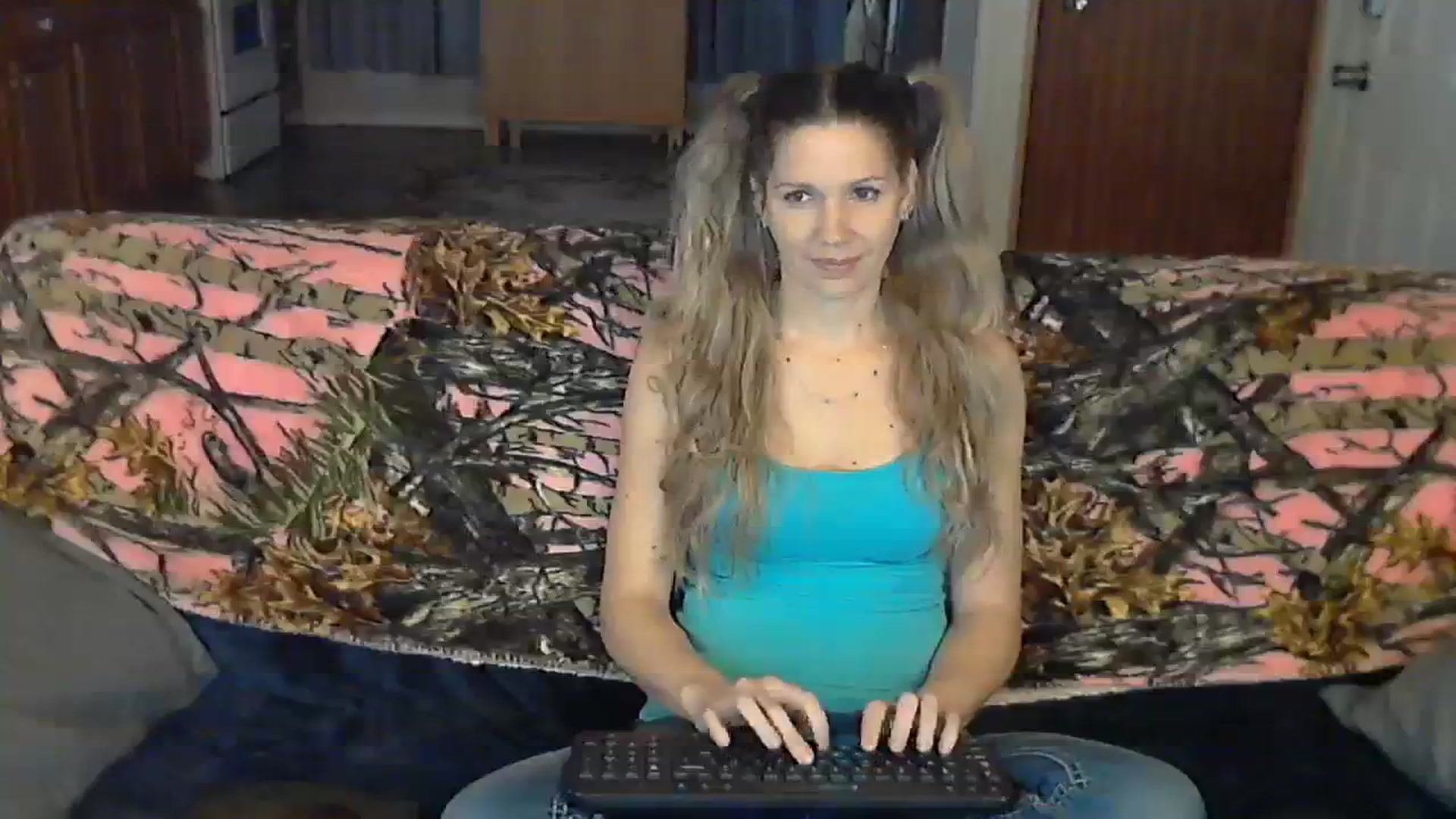 Gallery image thumbnail from SouthernNsexi's myfreecams stream on, 12/31/2023, 15:16 image 8 of 20
