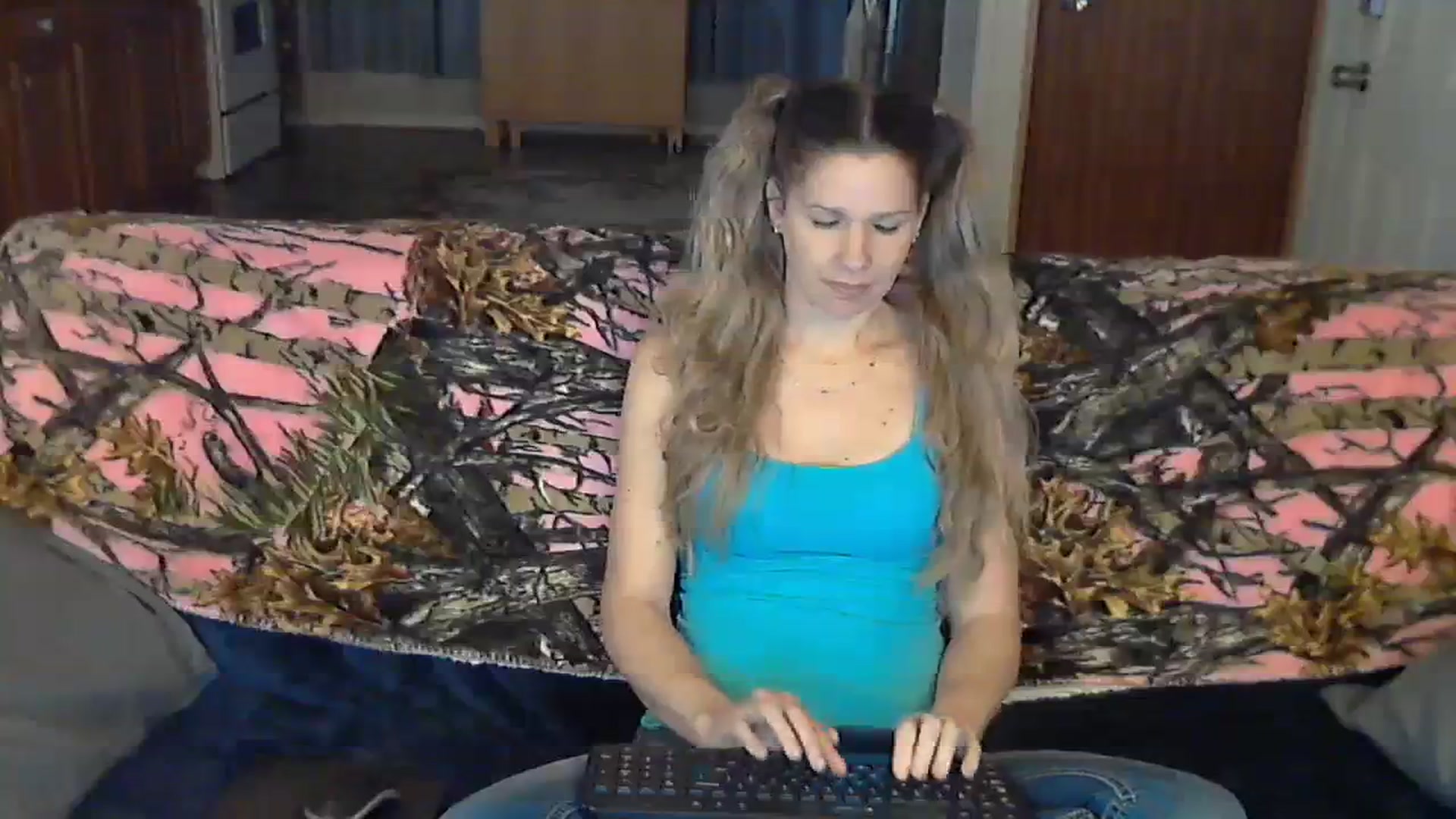 Gallery image thumbnail from SouthernNsexi's myfreecams stream on, 12/31/2023, 15:16 image 16 of 20