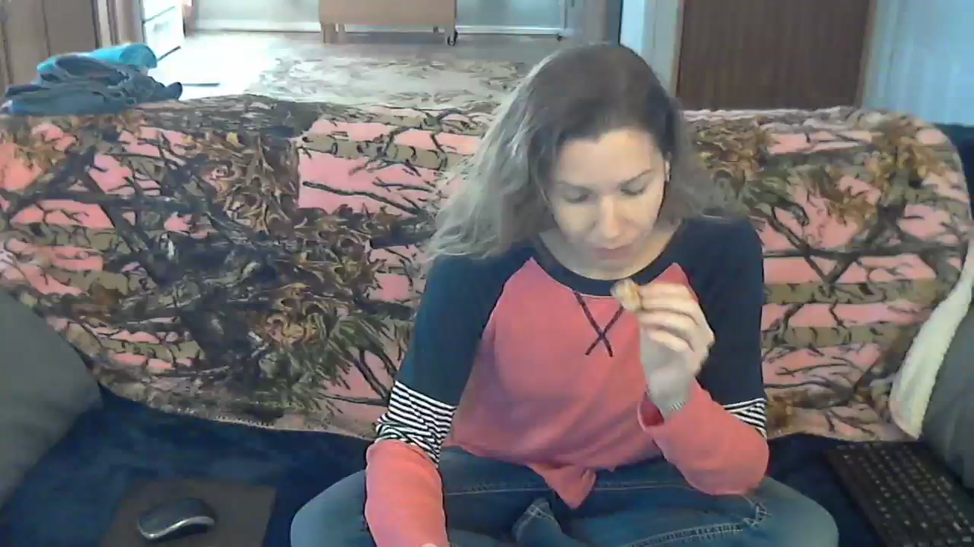 Gallery image thumbnail from SouthernNsexi's myfreecams stream on, 01/17/2024, 14:58 image 1 of 20