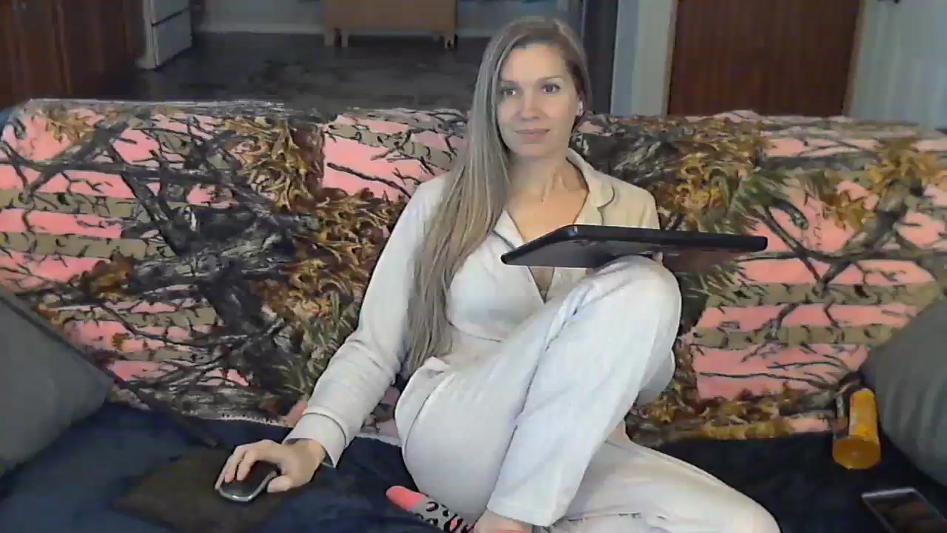 Gallery image thumbnail from SouthernNsexi's myfreecams stream on, 01/28/2024, 16:31 image 12 of 20