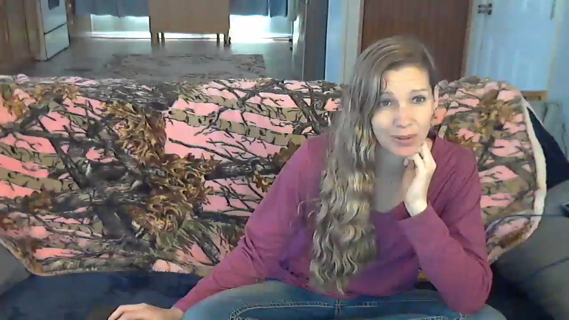 Gallery image thumbnail from SouthernNsexi's myfreecams stream on, 03/10/2024, 14:42 image 6 of 20