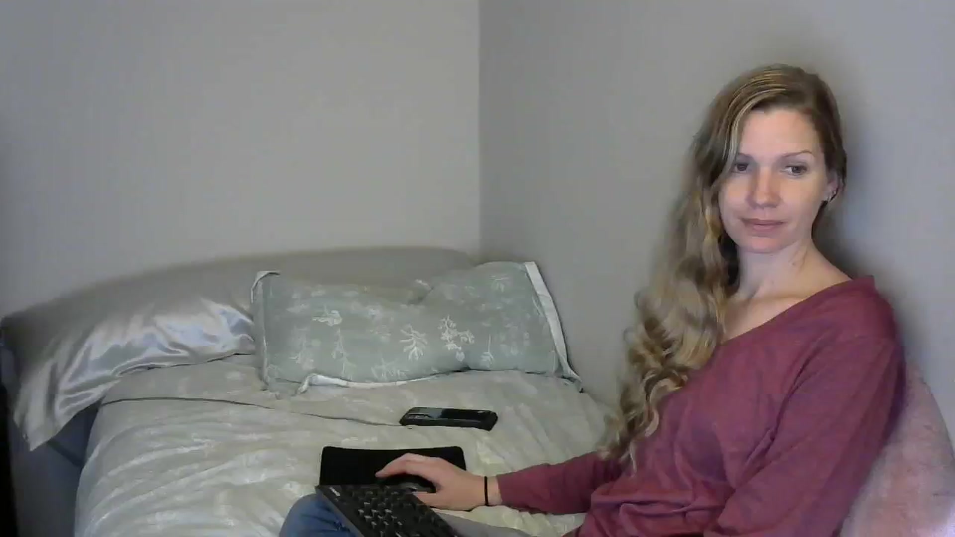Gallery image thumbnail from SouthernNsexi's myfreecams stream on, 03/12/2024, 14:37 image 14 of 20