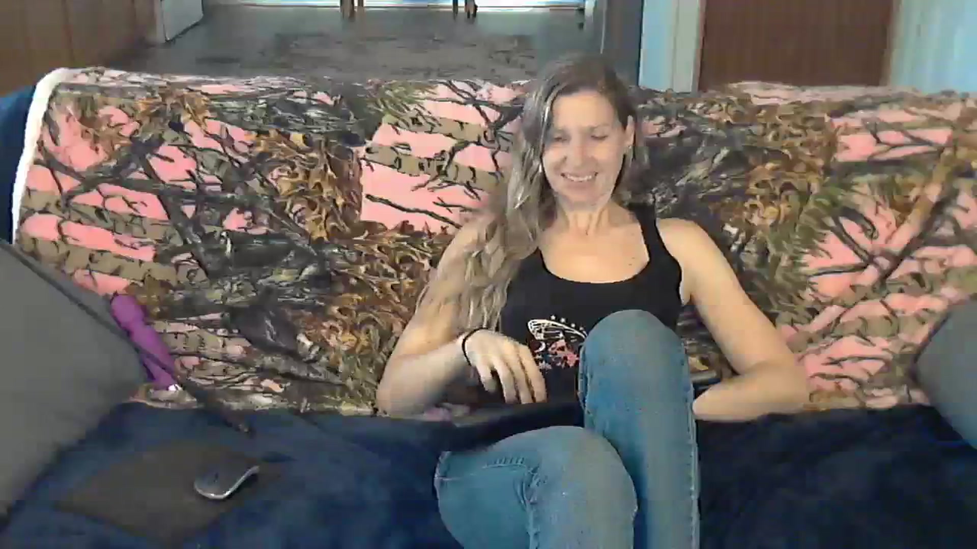 Gallery image thumbnail from SouthernNsexi's myfreecams stream on, 03/24/2024, 14:20 image 15 of 20