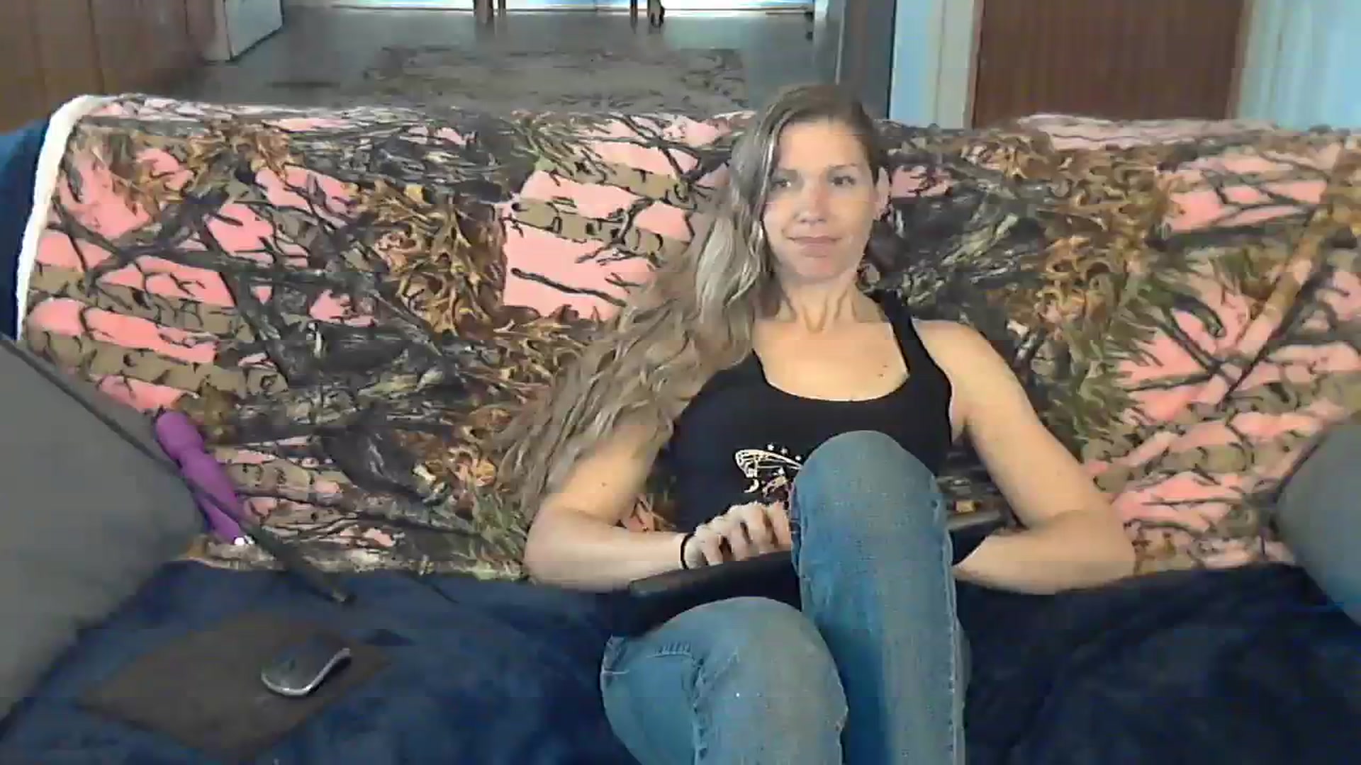Gallery image thumbnail from SouthernNsexi's myfreecams stream on, 03/24/2024, 14:20 image 17 of 20