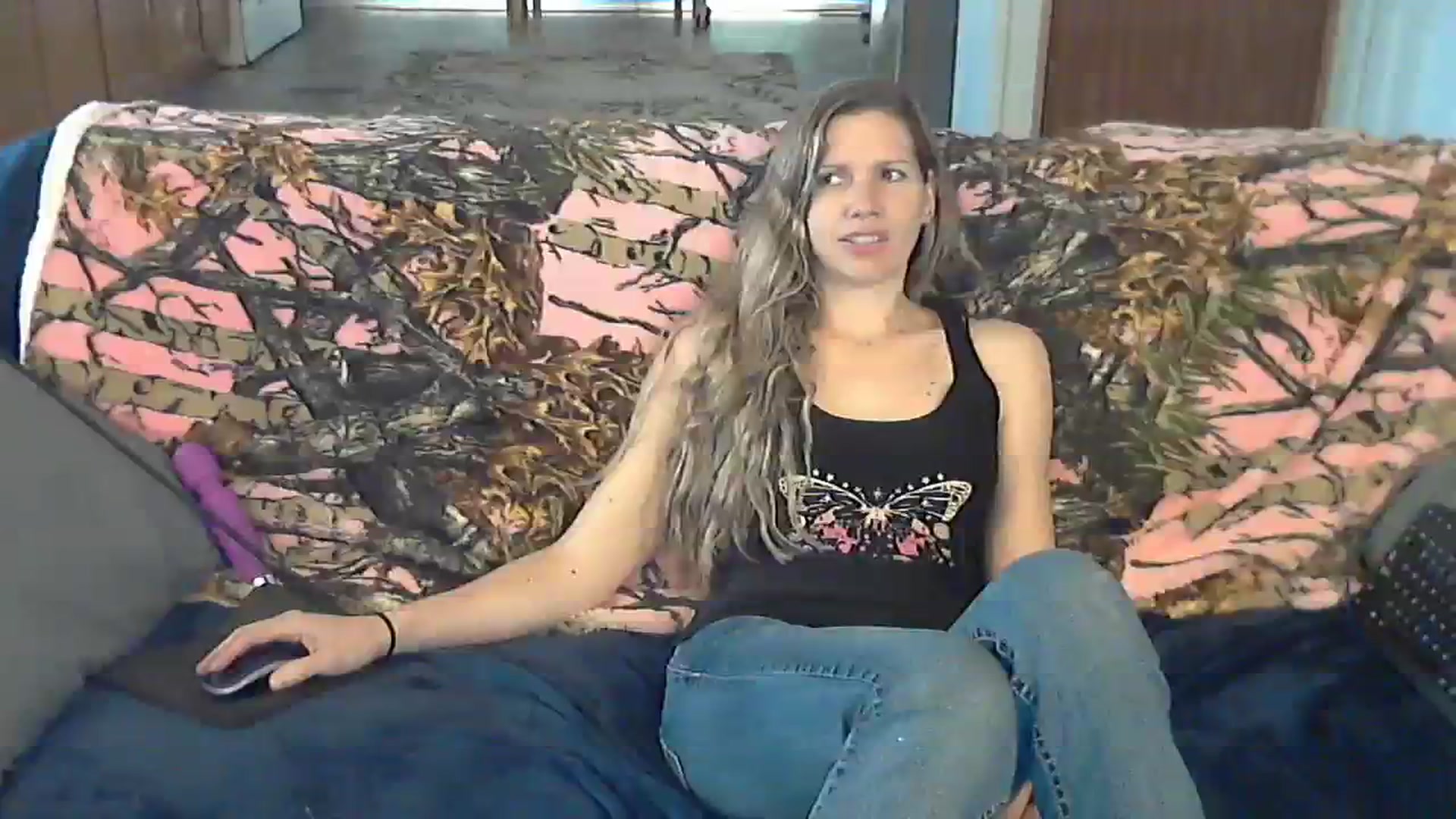 Gallery image thumbnail from SouthernNsexi's myfreecams stream on, 03/24/2024, 14:20 image 18 of 20