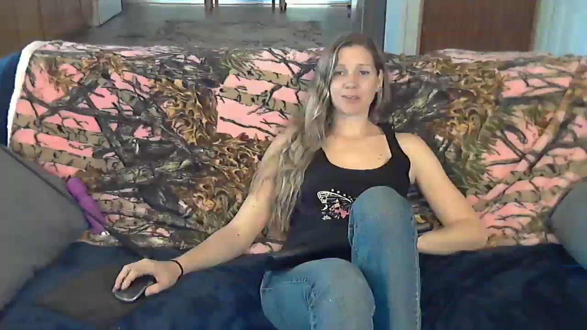Gallery image thumbnail from SouthernNsexi's myfreecams stream on, 03/24/2024, 14:20 image 16 of 20