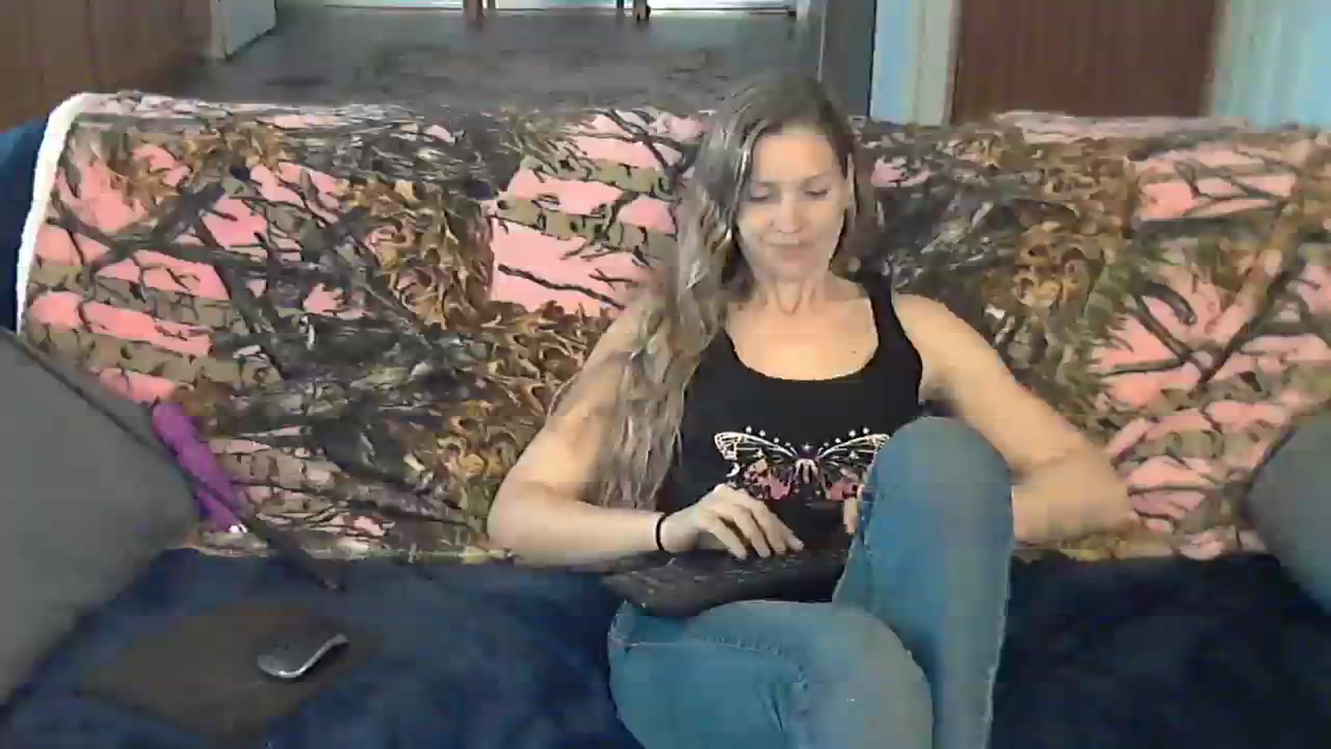 Gallery image thumbnail from SouthernNsexi's myfreecams stream on, 03/24/2024, 14:20 image 14 of 20