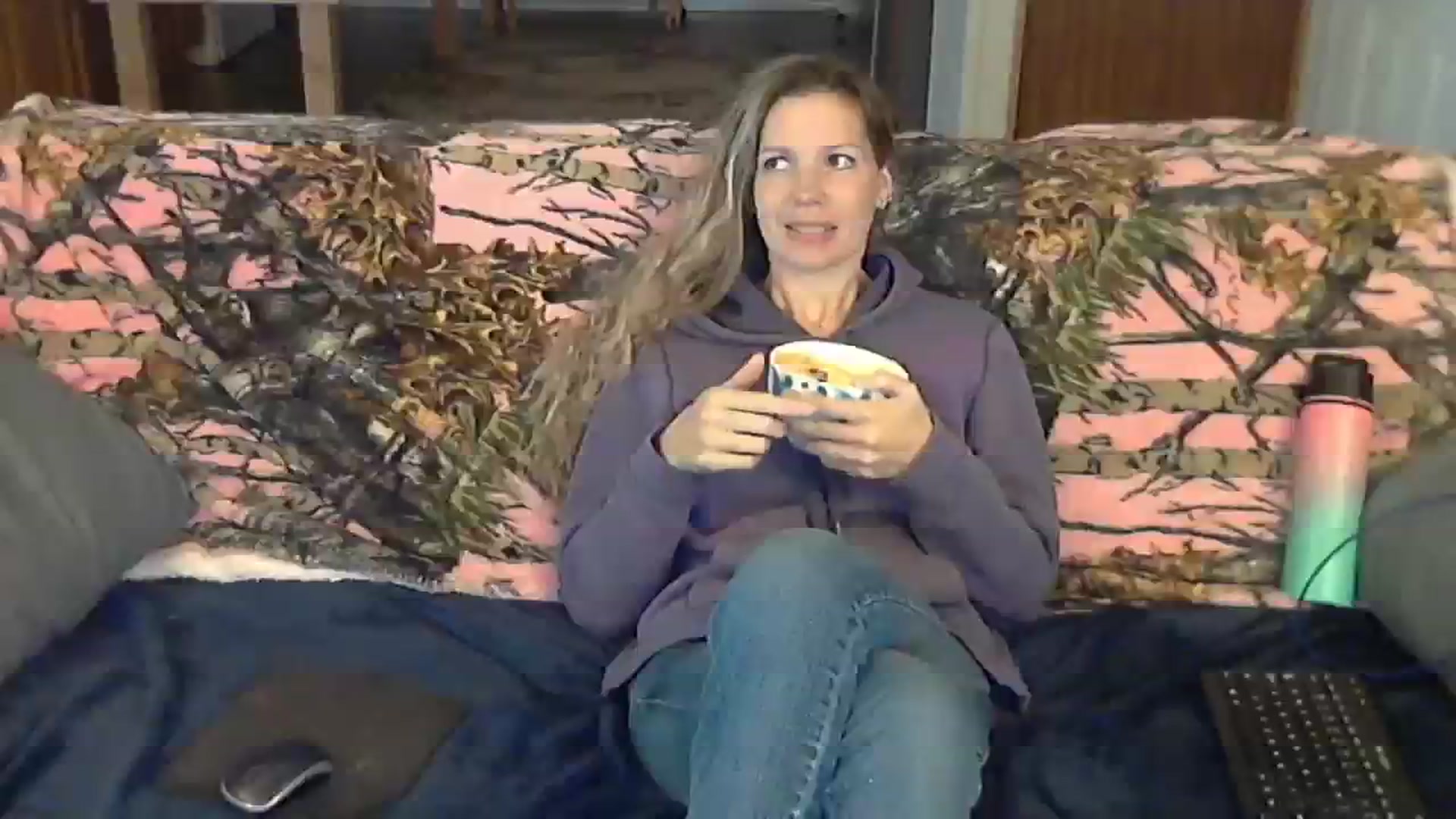 Gallery image thumbnail from SouthernNsexi's myfreecams stream on, 03/30/2024, 13:32 image 14 of 20