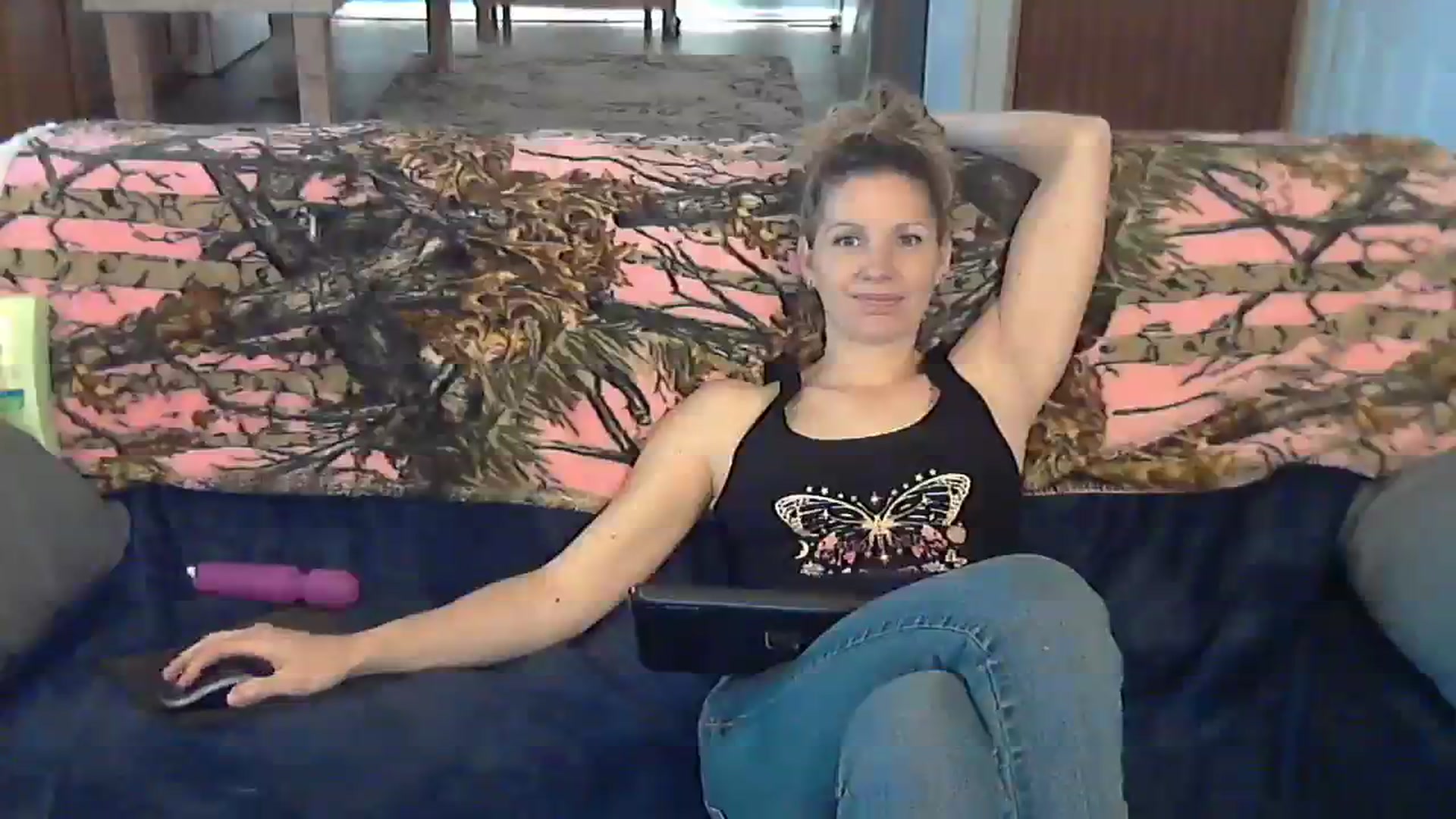 Gallery image thumbnail from SouthernNsexi's myfreecams stream on, 04/06/2024, 14:20 image 18 of 20