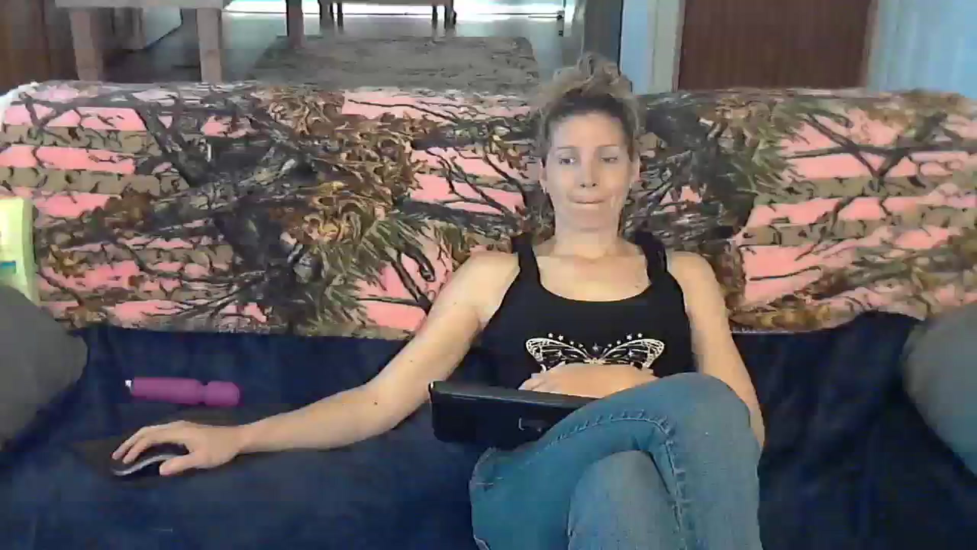 Gallery image thumbnail from SouthernNsexi's myfreecams stream on, 04/06/2024, 14:20 image 16 of 20