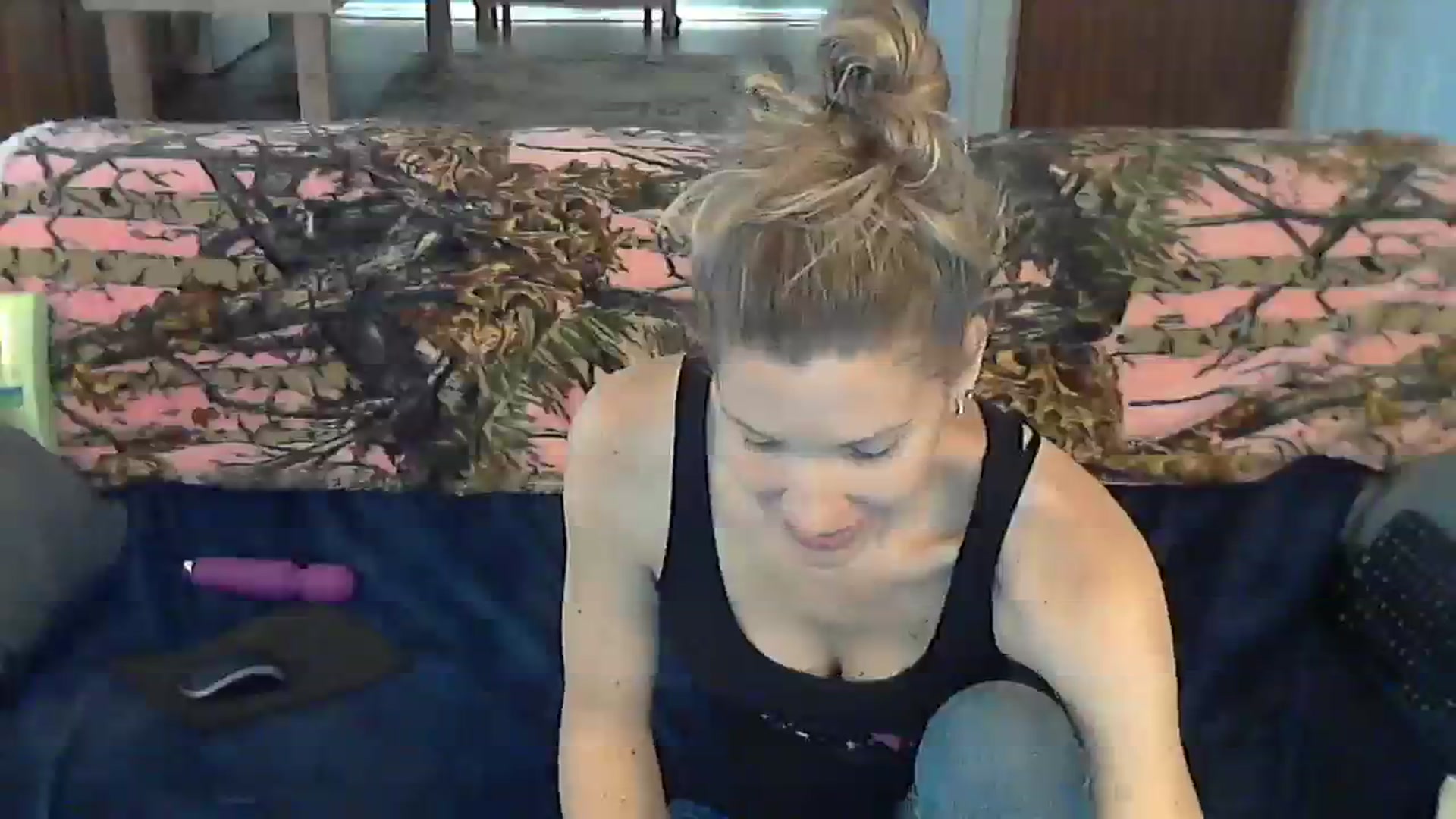 Gallery image thumbnail from SouthernNsexi's myfreecams stream on, 04/06/2024, 14:20 image 12 of 20