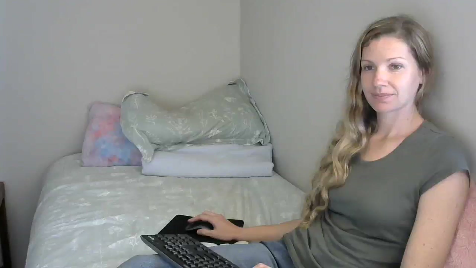 Gallery image thumbnail from SouthernNsexi's myfreecams stream on, 04/13/2024, 15:14 image 9 of 20