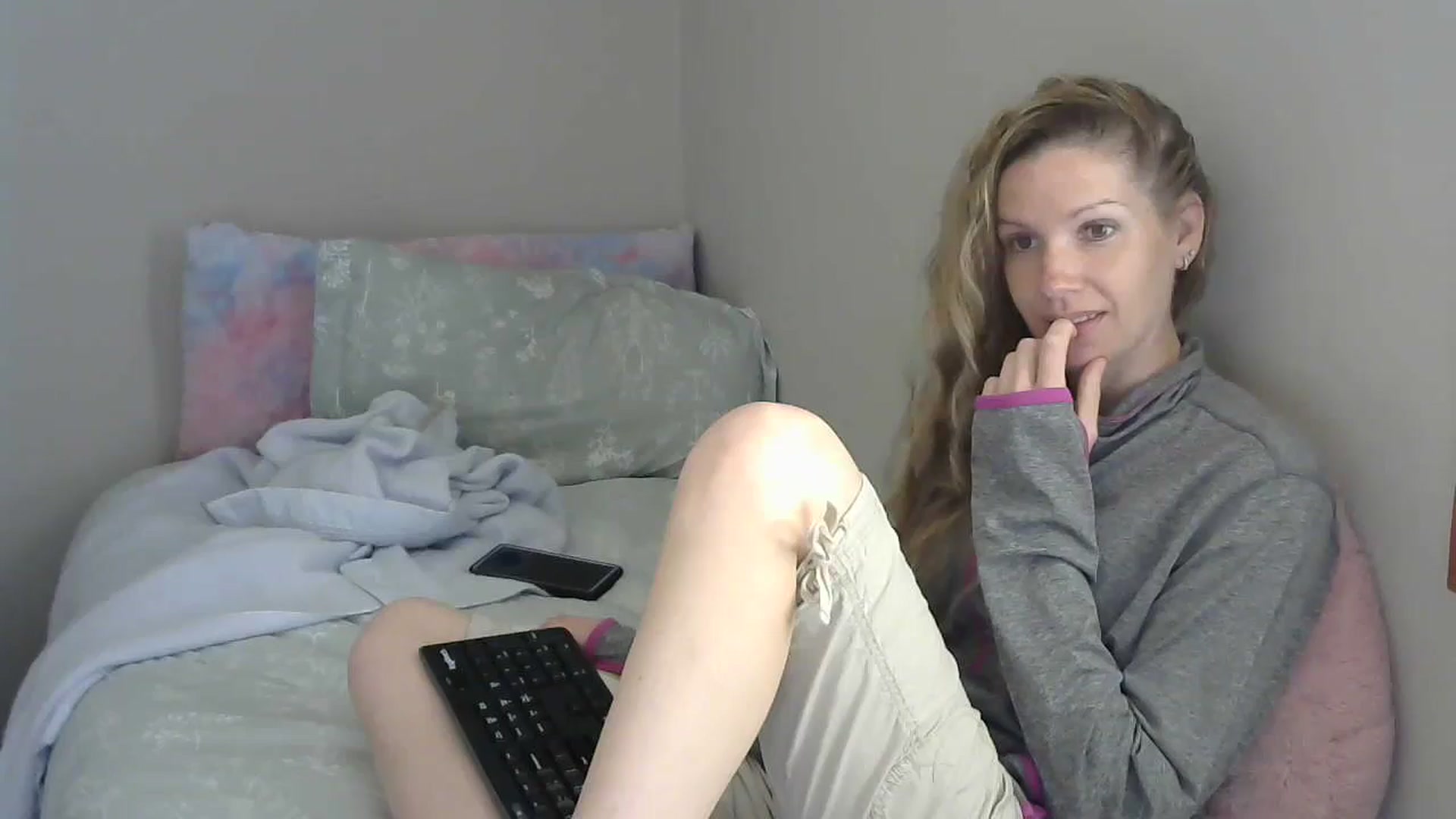 Gallery image thumbnail from SouthernNsexi's myfreecams stream on, 04/17/2024, 15:29 image 10 of 20