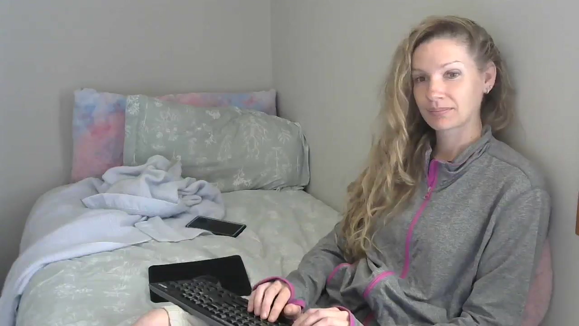 Gallery image thumbnail from SouthernNsexi's myfreecams stream on, 04/17/2024, 15:29 image 6 of 20