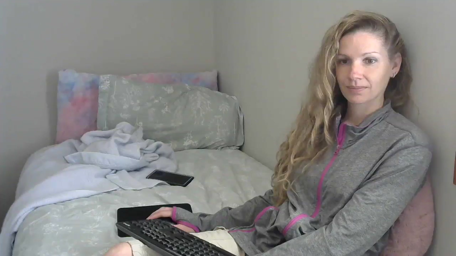 Gallery image thumbnail from SouthernNsexi's myfreecams stream on, 04/17/2024, 15:29 image 7 of 20