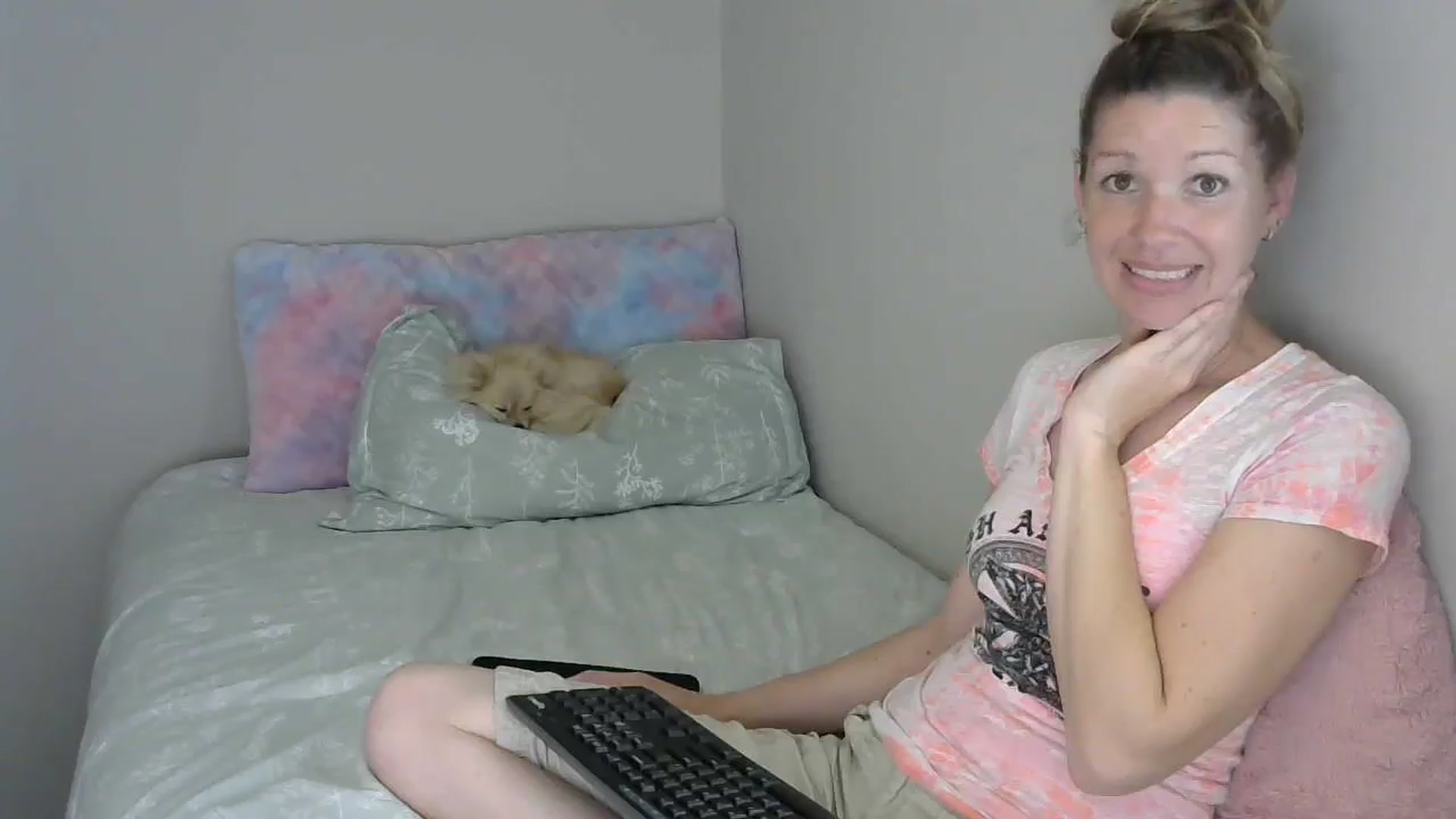Gallery image thumbnail from SouthernNsexi's myfreecams stream on, 04/19/2024, 13:28 image 3 of 20