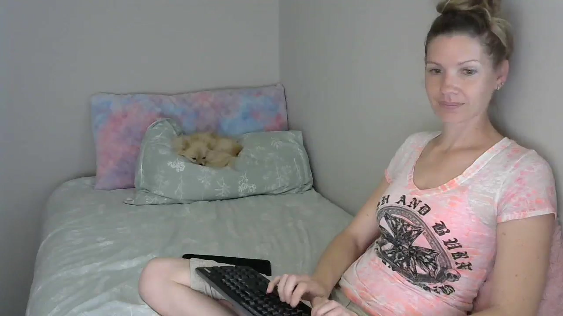 Gallery image thumbnail from SouthernNsexi's myfreecams stream on, 04/19/2024, 13:28 image 4 of 20