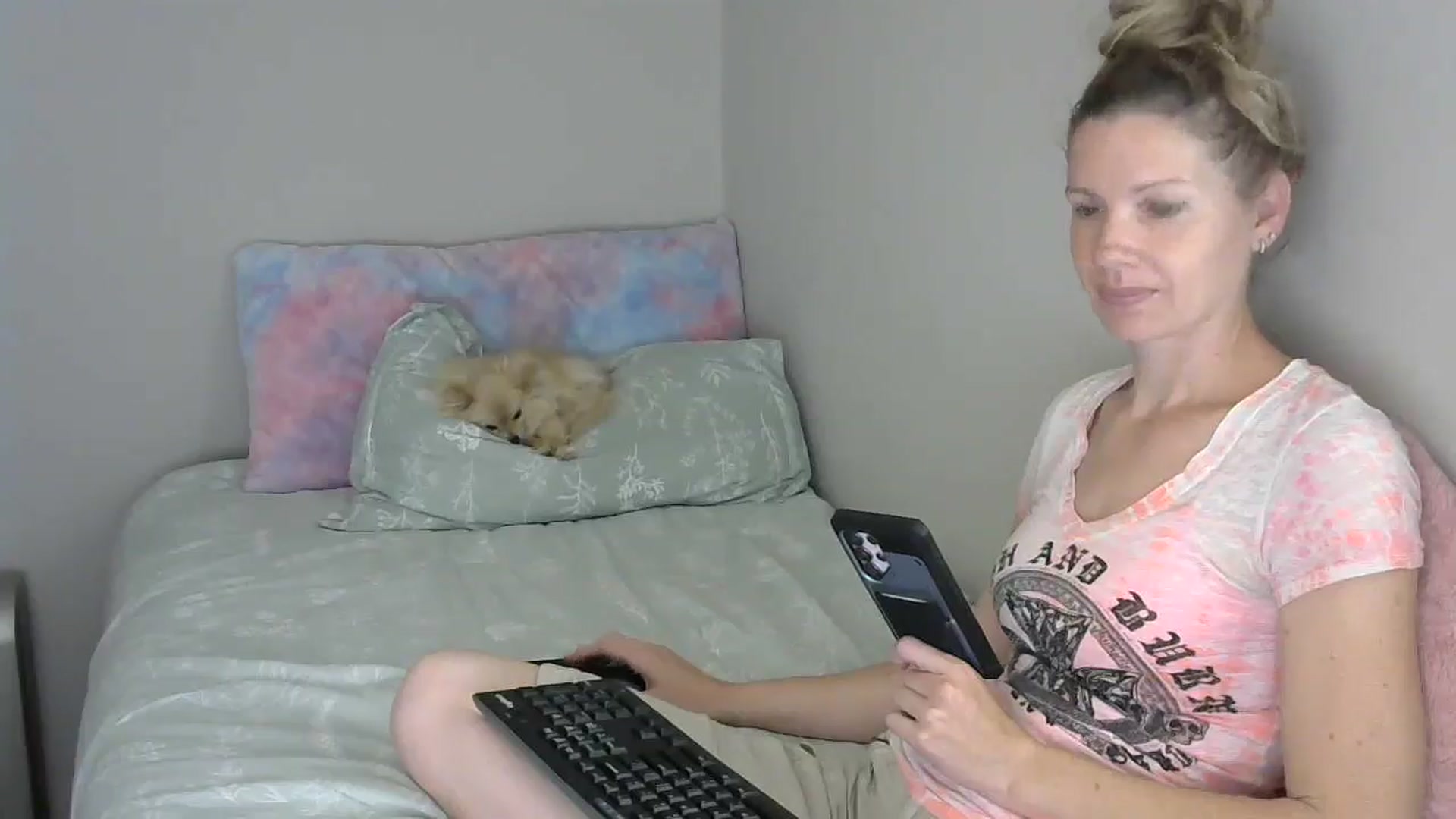 Gallery image thumbnail from SouthernNsexi's myfreecams stream on, 04/19/2024, 13:28 image 19 of 20