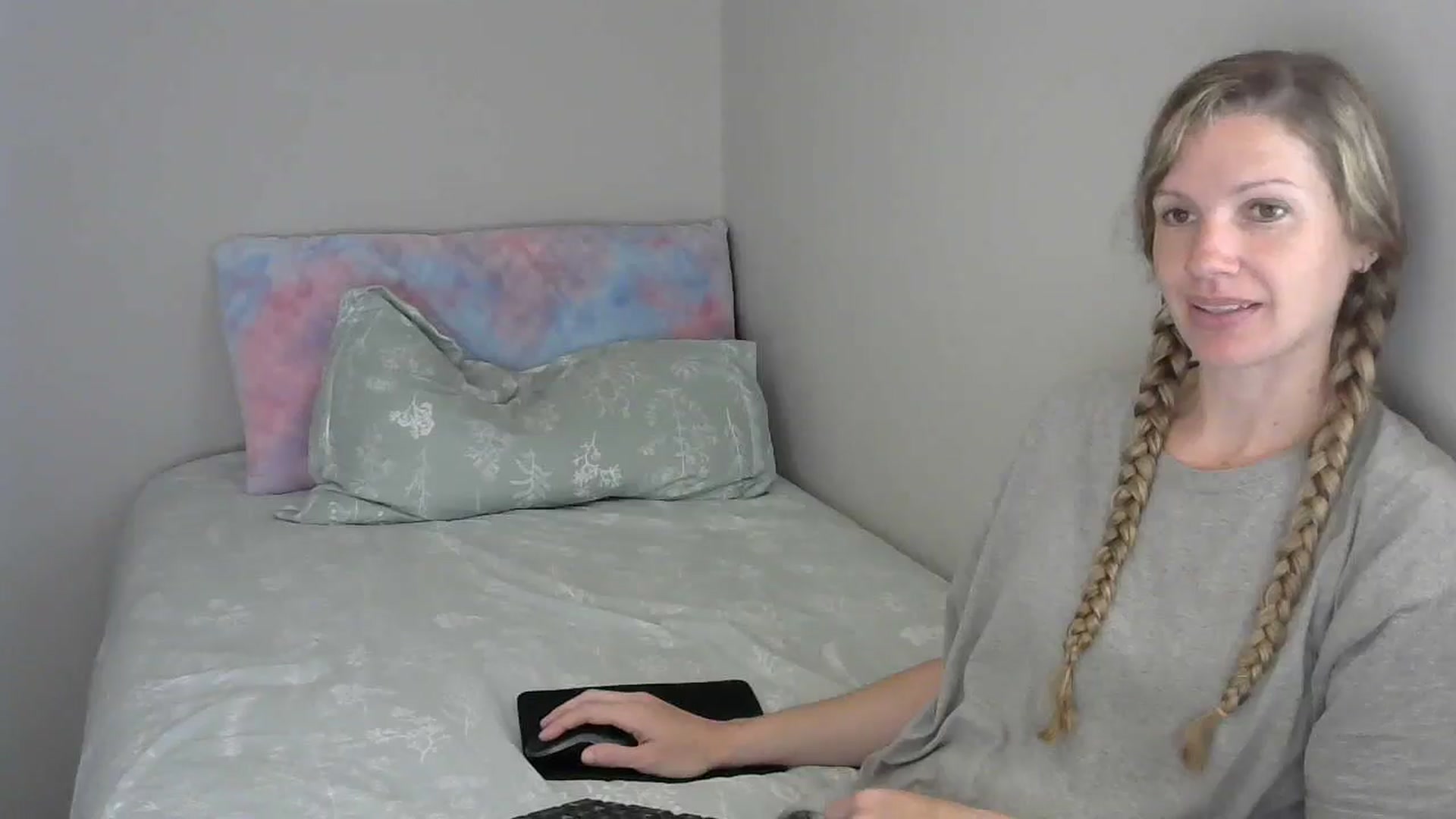 Gallery image thumbnail from SouthernNsexi's myfreecams stream on, 04/20/2024, 13:23 image 18 of 20