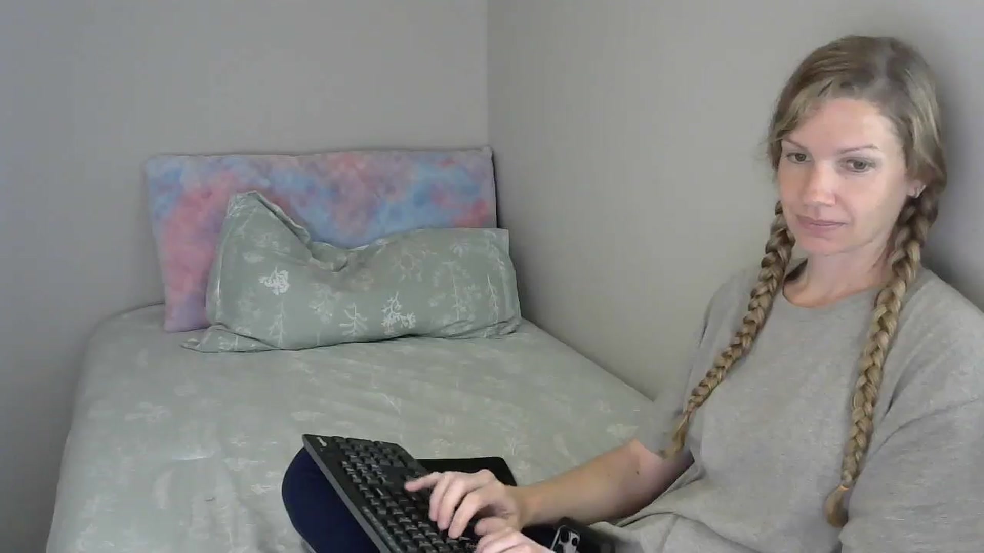 Gallery image thumbnail from SouthernNsexi's myfreecams stream on, 04/20/2024, 13:23 image 9 of 20