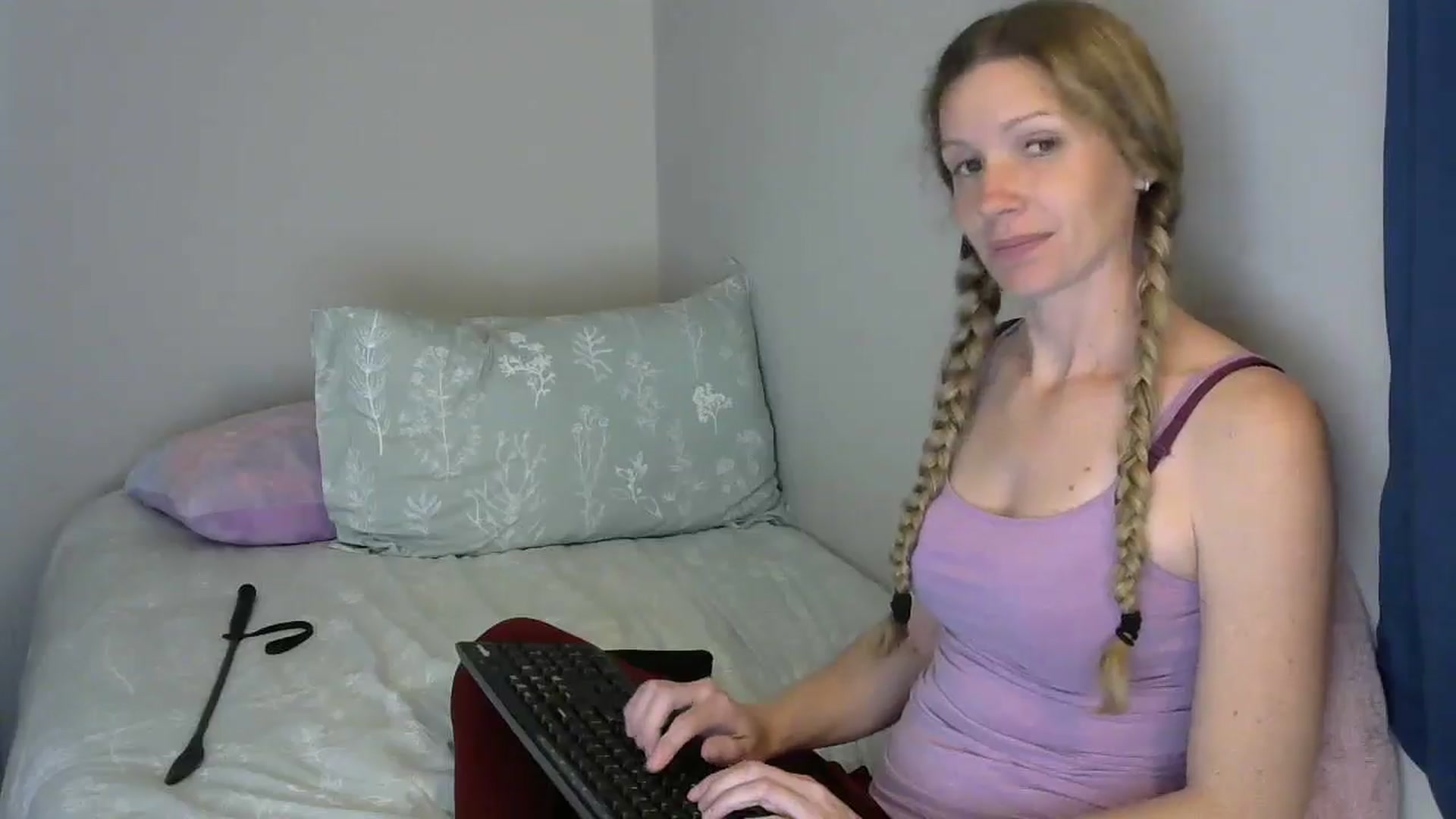 Gallery image thumbnail from SouthernNsexi's myfreecams stream on, 04/26/2024, 01:26 image 13 of 20