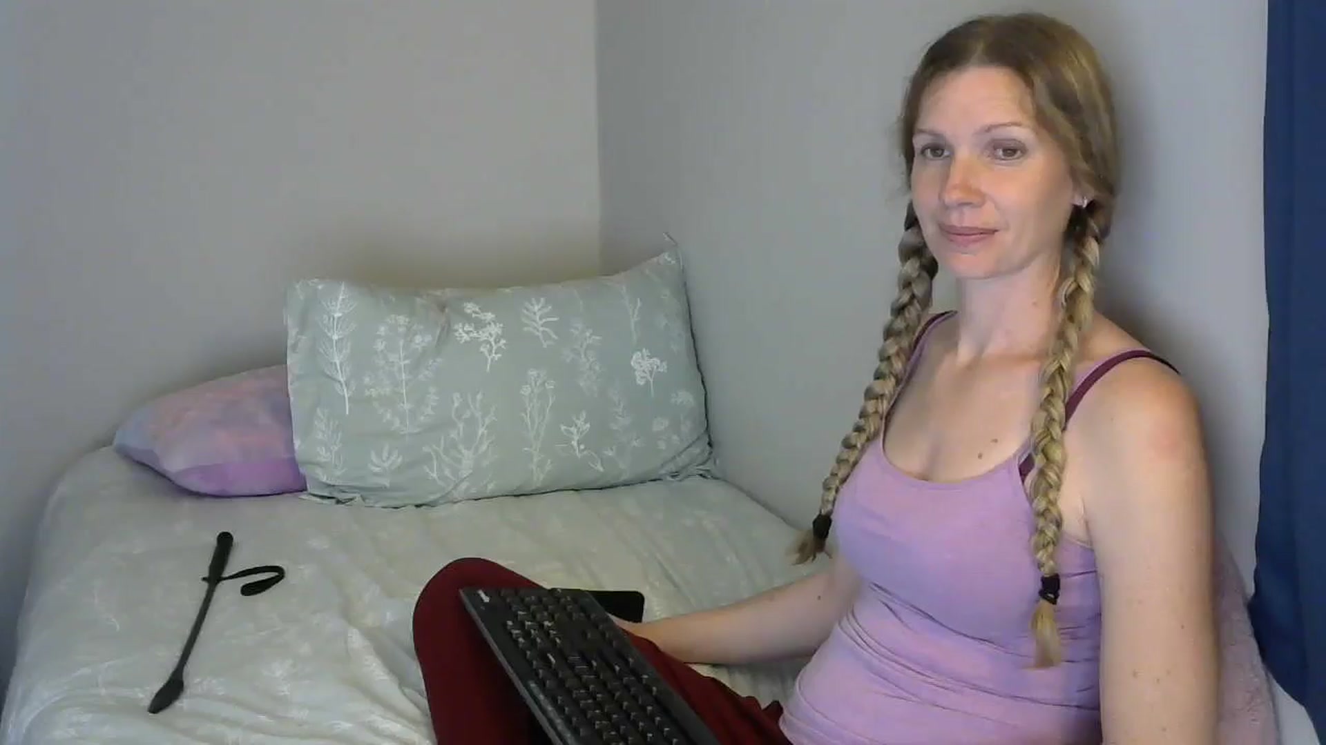 Gallery image thumbnail from SouthernNsexi's myfreecams stream on, 04/26/2024, 01:26 image 19 of 20