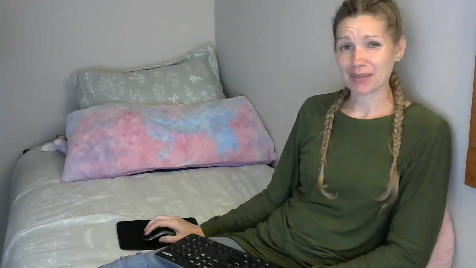 Gallery image thumbnail from SouthernNsexi's myfreecams stream on, 05/03/2024, 14:11 image 14 of 20