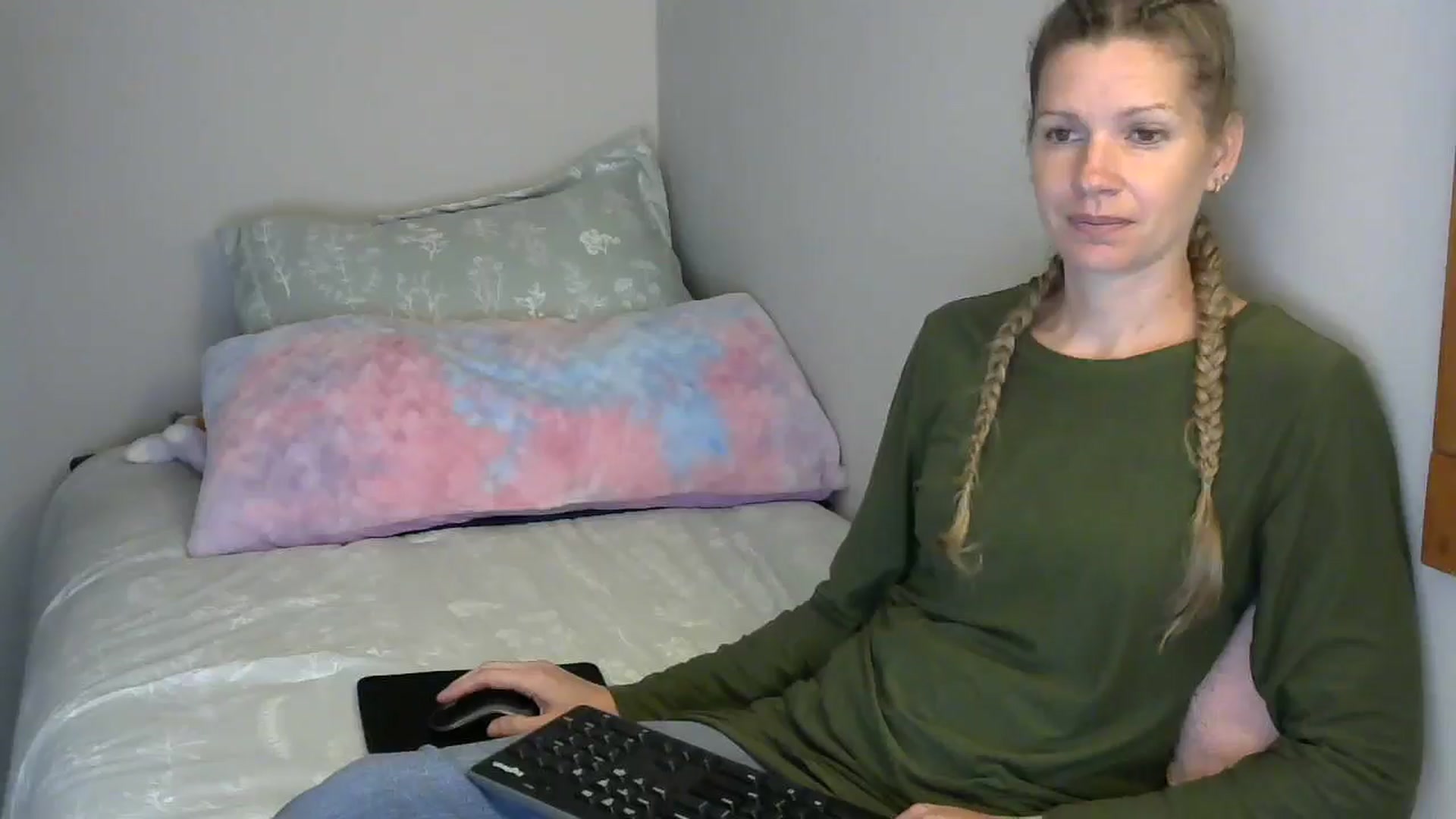 Gallery image thumbnail from SouthernNsexi's myfreecams stream on, 05/03/2024, 14:11 image 10 of 20