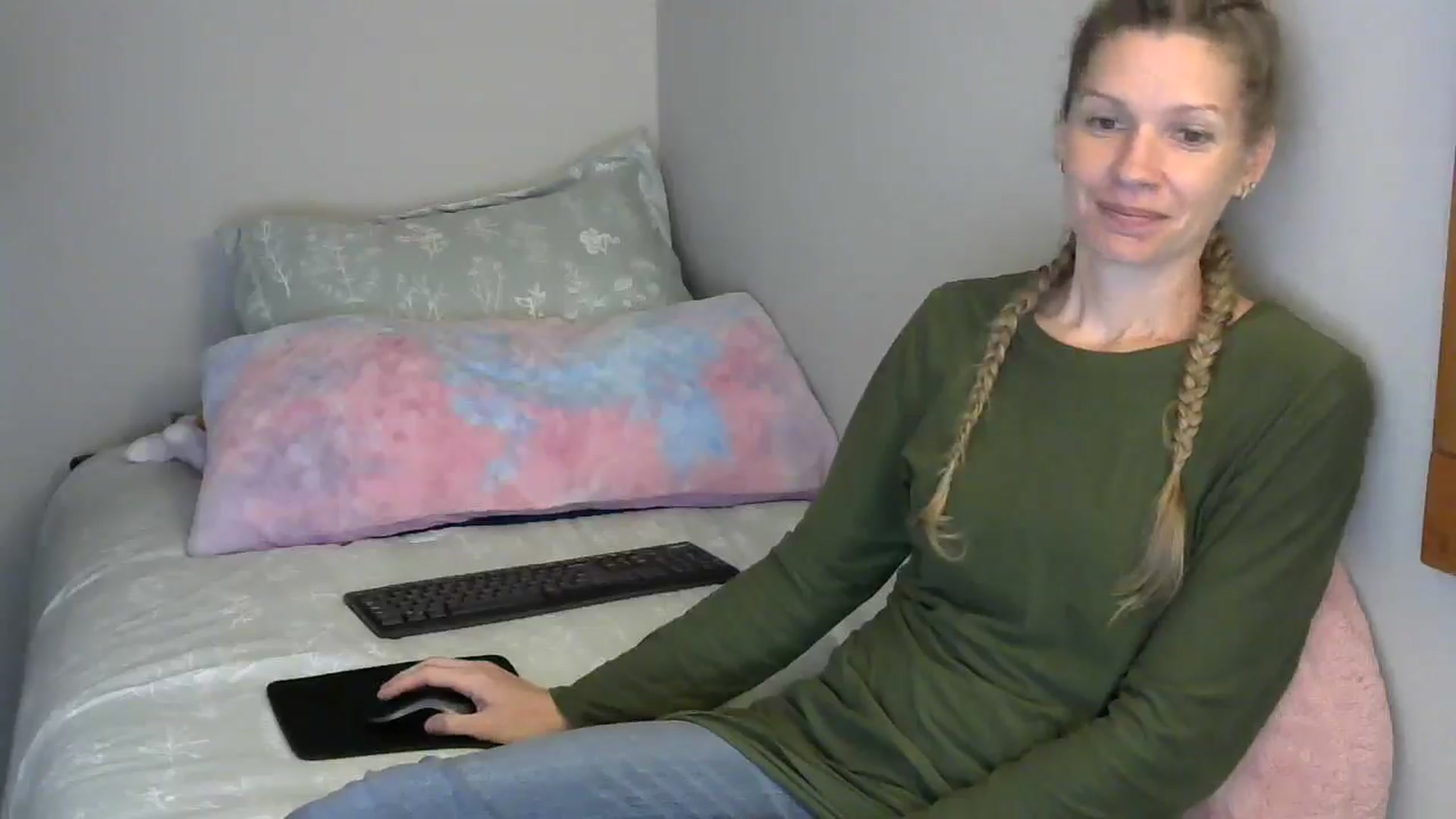 Gallery image thumbnail from SouthernNsexi's myfreecams stream on, 05/03/2024, 14:11 image 7 of 20