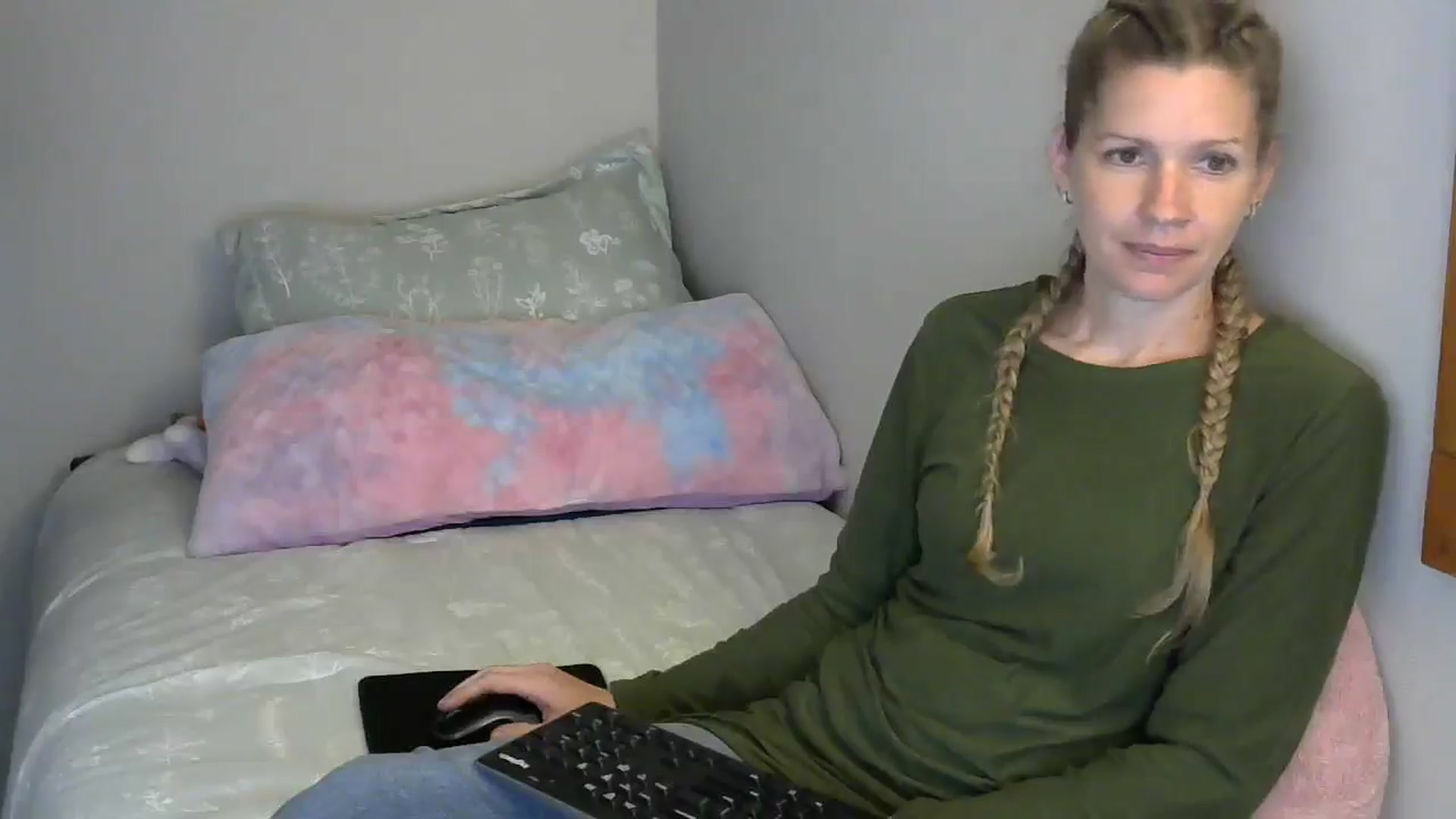 Gallery image thumbnail from SouthernNsexi's myfreecams stream on, 05/03/2024, 14:11 image 16 of 20