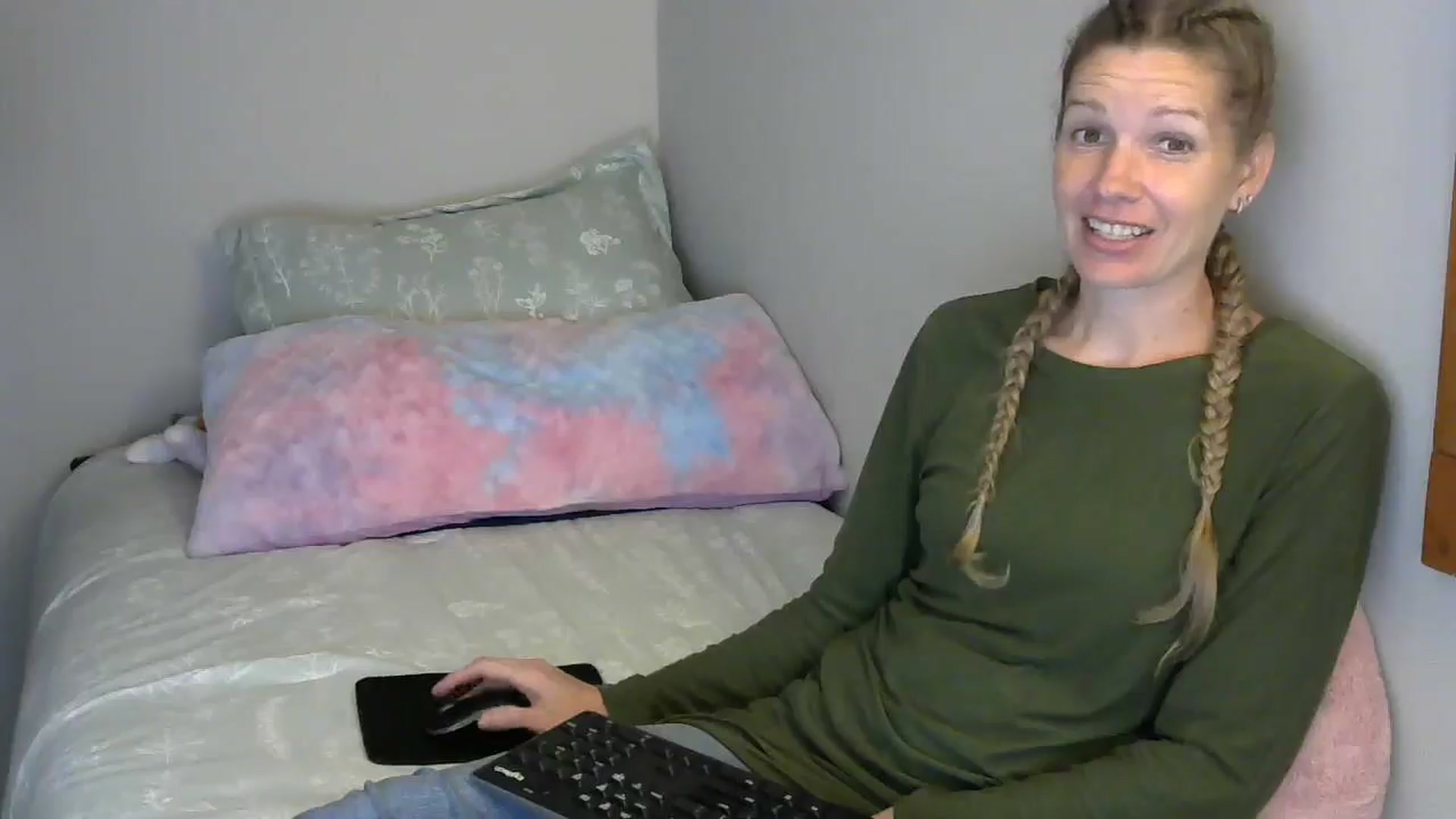 Gallery image thumbnail from SouthernNsexi's myfreecams stream on, 05/03/2024, 14:11 image 17 of 20
