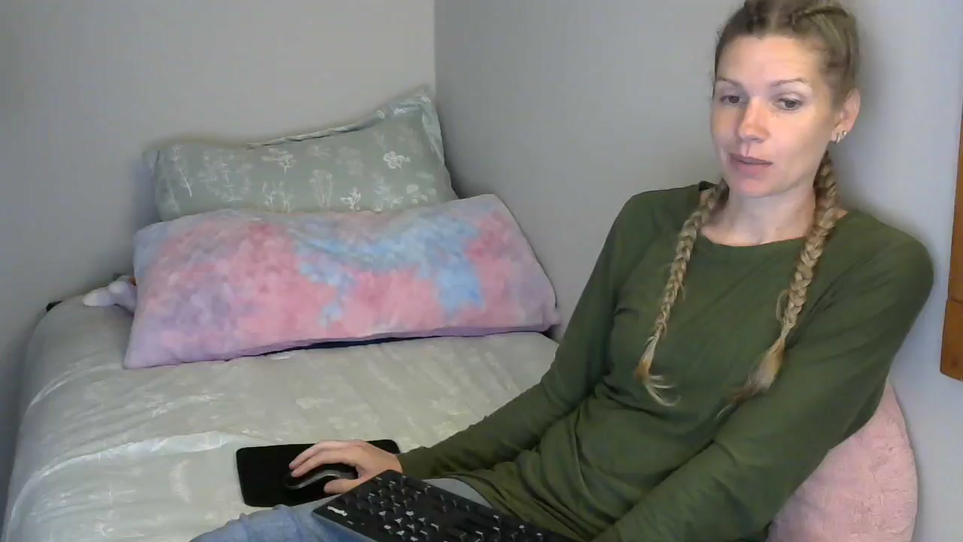 Gallery image thumbnail from SouthernNsexi's myfreecams stream on, 05/03/2024, 14:11 image 15 of 20