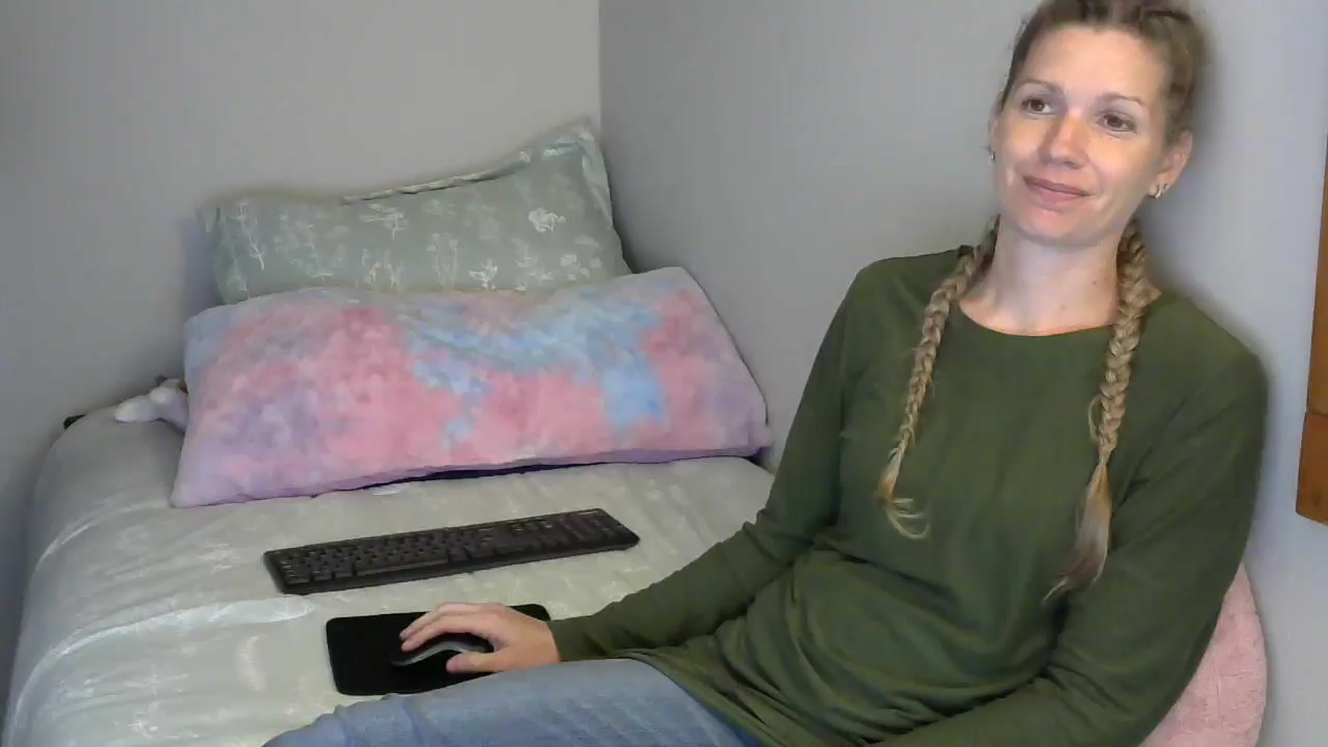 Gallery image thumbnail from SouthernNsexi's myfreecams stream on, 05/03/2024, 14:11 image 9 of 20