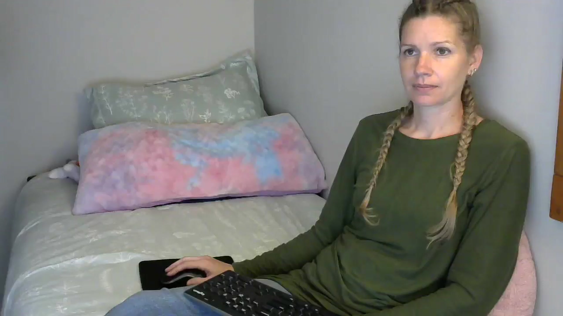 Gallery image thumbnail from SouthernNsexi's myfreecams stream on, 05/03/2024, 14:11 image 13 of 20