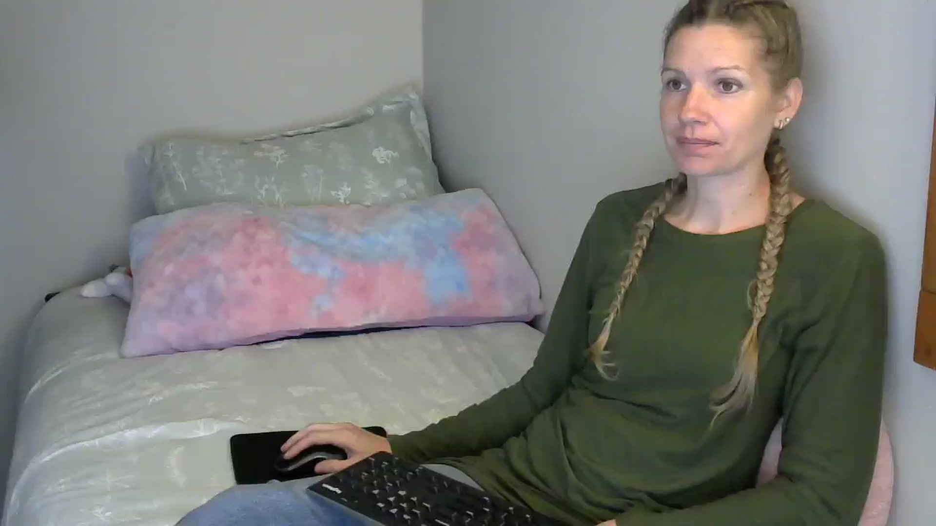 Gallery image thumbnail from SouthernNsexi's myfreecams stream on, 05/03/2024, 14:11 image 12 of 20