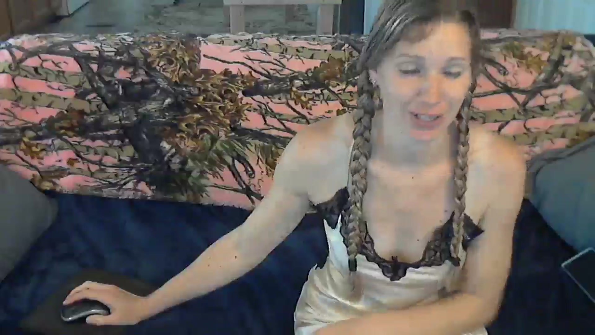 Gallery image thumbnail from SouthernNsexi's myfreecams stream on, 05/04/2024, 15:19 image 17 of 20