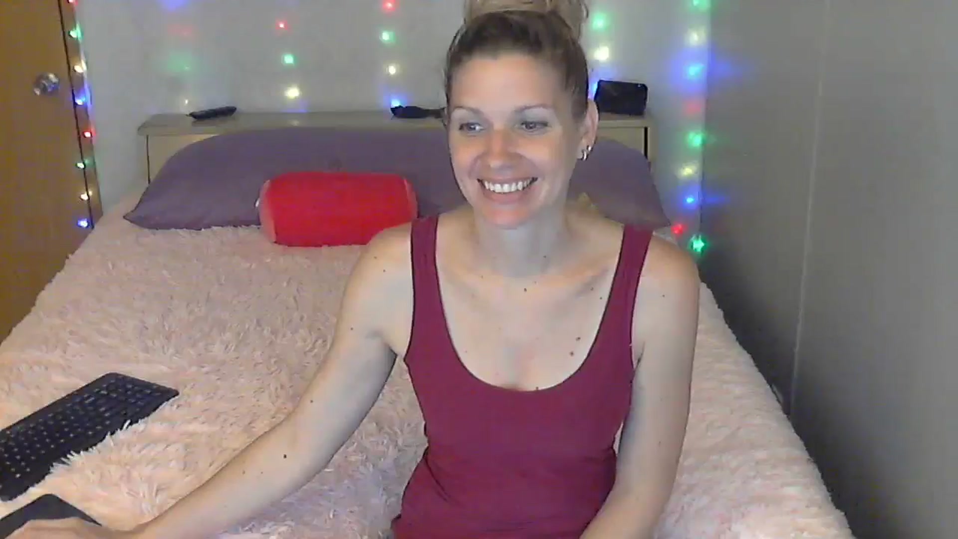 Gallery image thumbnail from SouthernNsexi's myfreecams stream on, 05/12/2024, 14:16 image 9 of 20