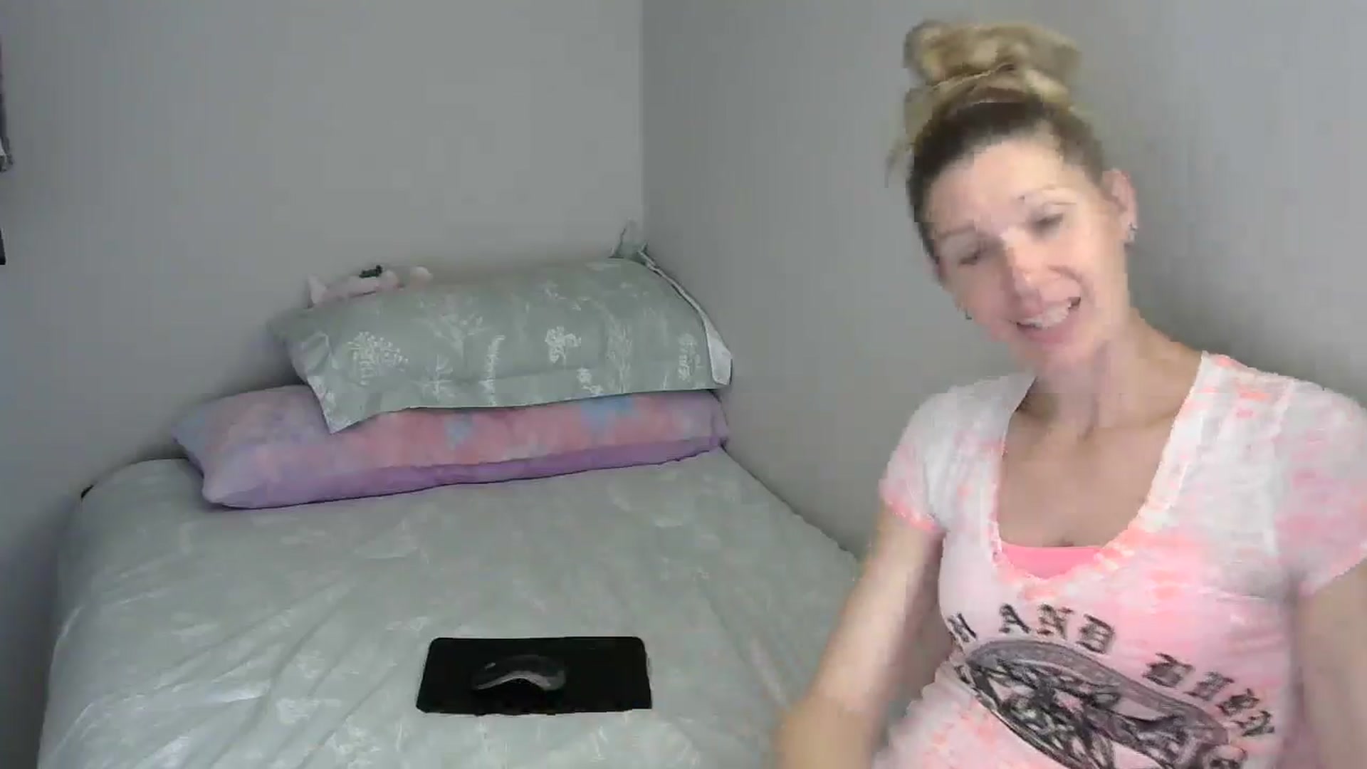 Gallery image thumbnail from SouthernNsexi's myfreecams stream on, 05/14/2024, 16:28 image 18 of 20